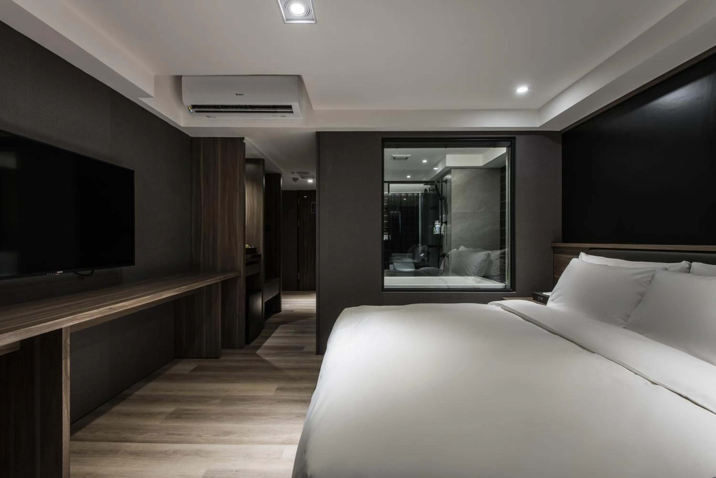 Bed in Autumn Willow Hotel