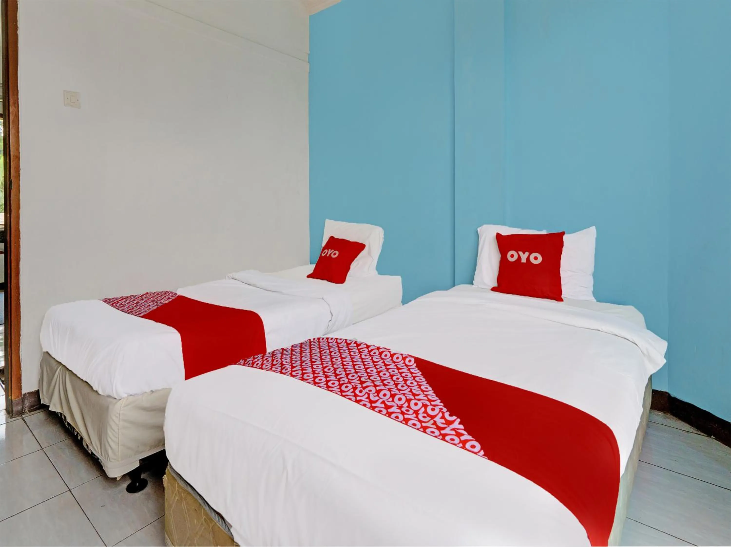 Deluxe Twin Room in Super OYO Capital O 91810 Hotel Balebat 2
