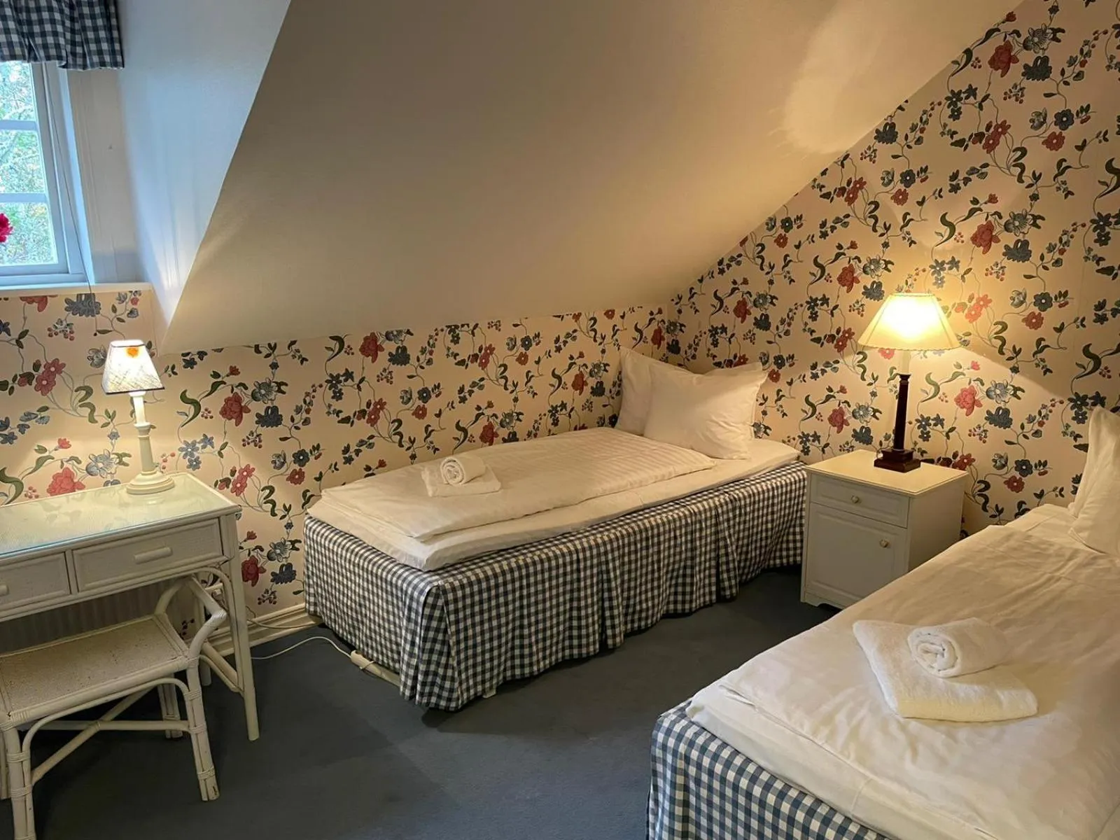 Bed in Apertins Hotell