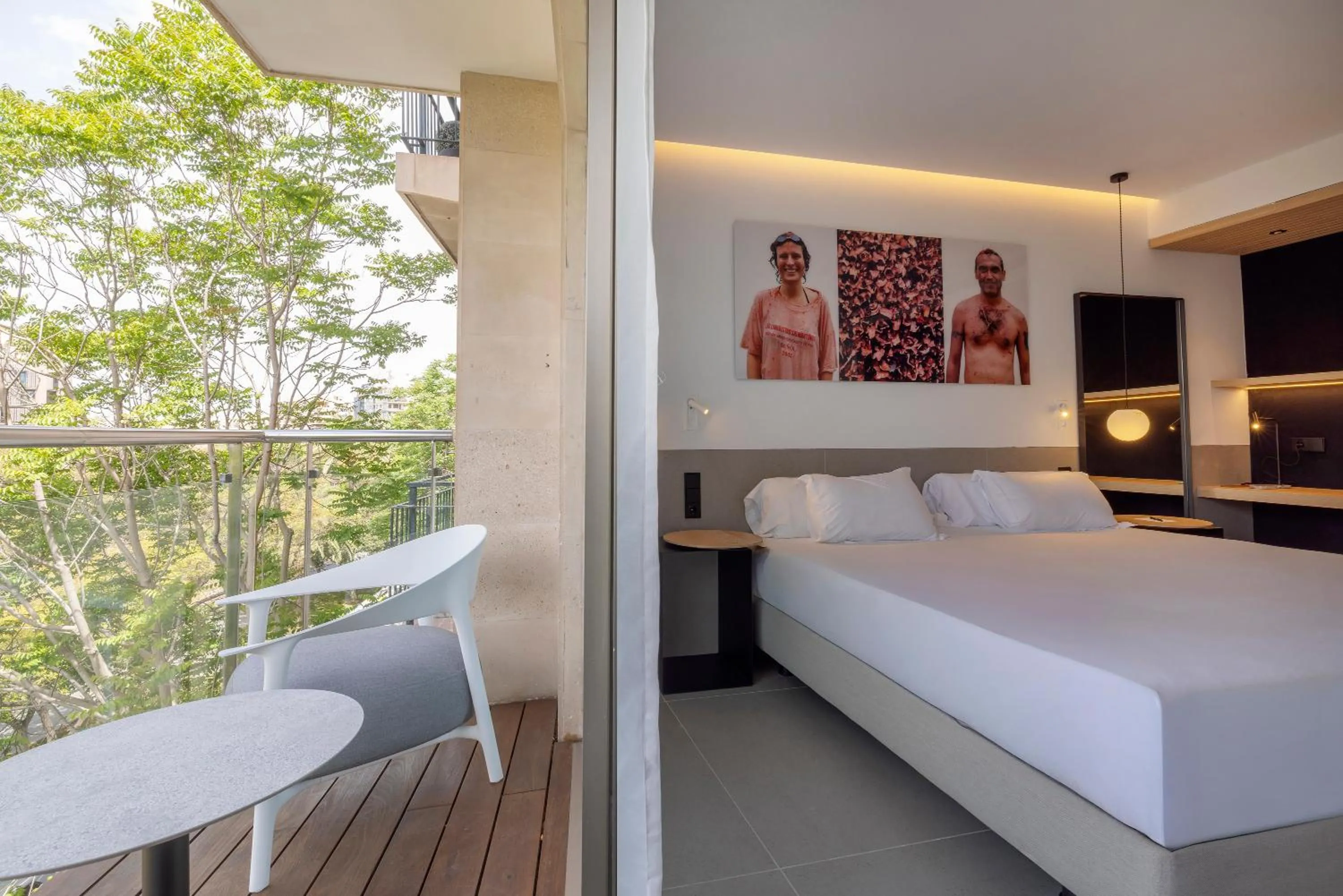 Bedroom, Bed in HM Jaime III