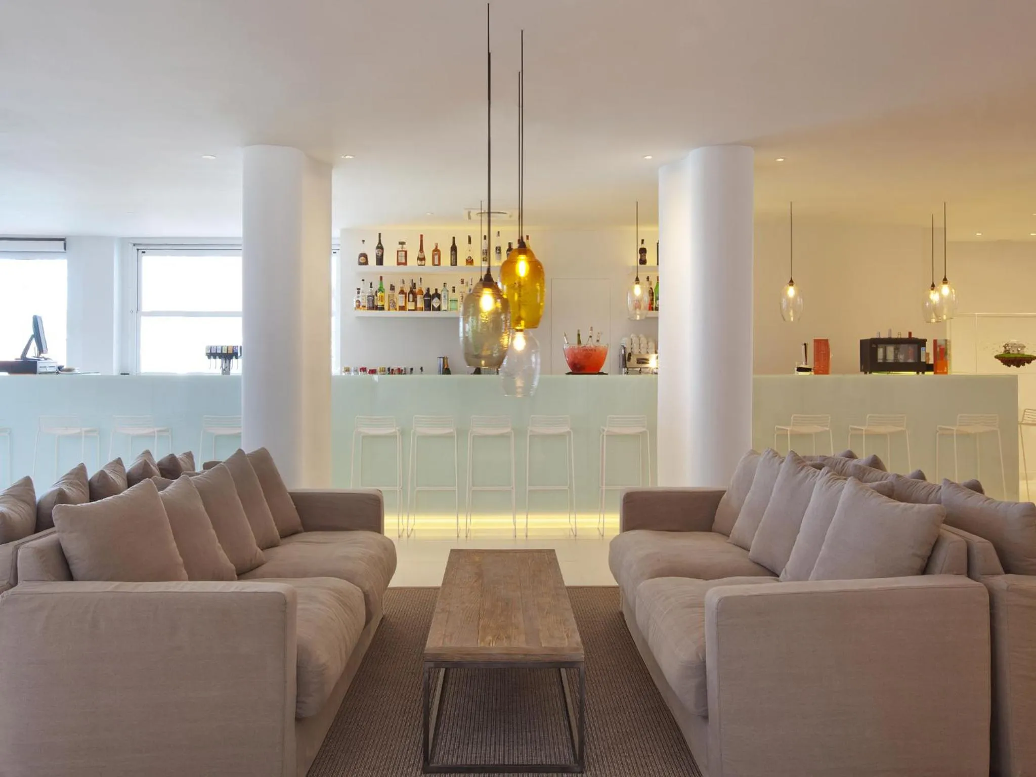 Lounge or bar in HM Tropical