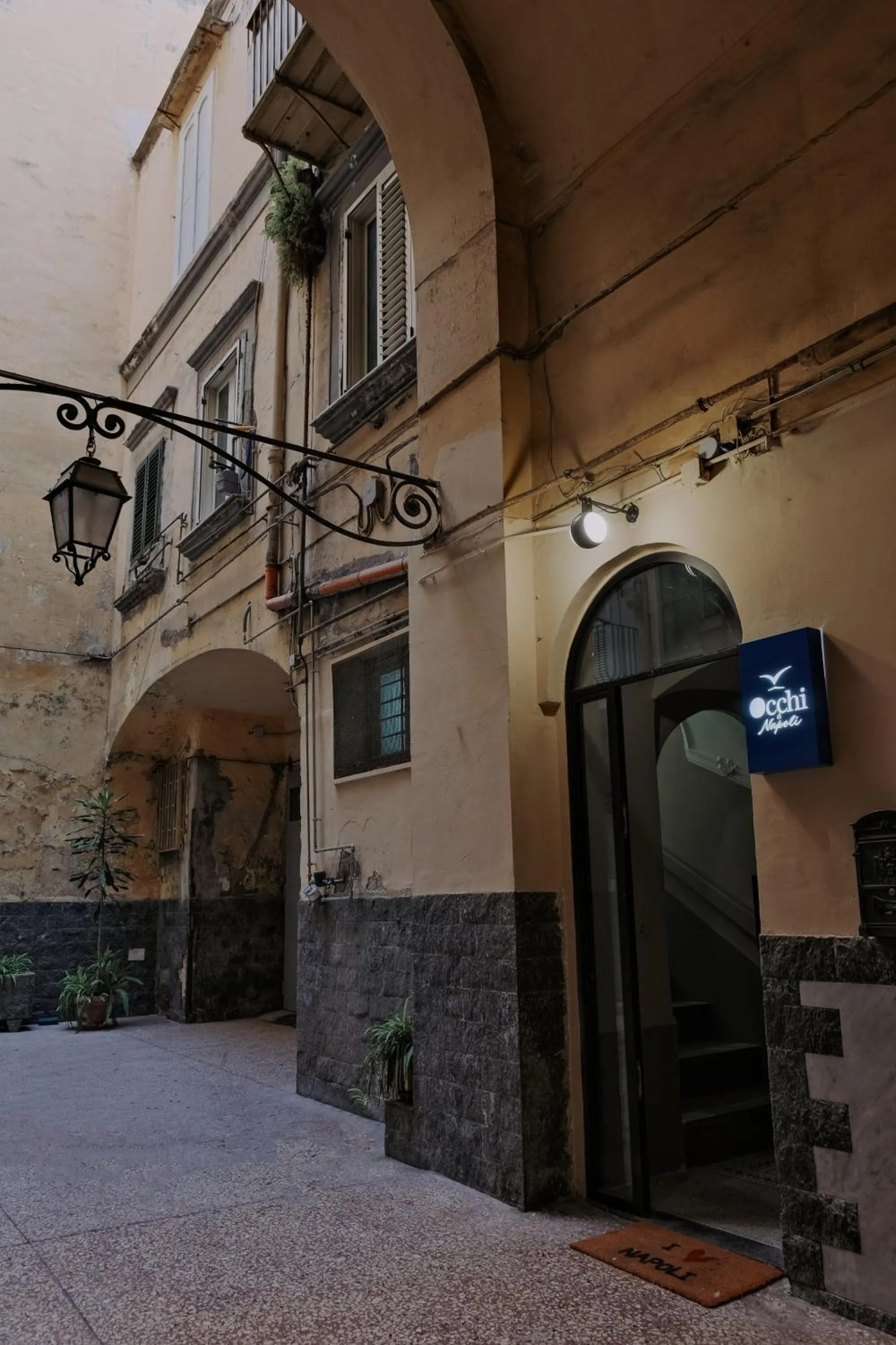 Facade/entrance in Occhi di Napoli Experiential Relais