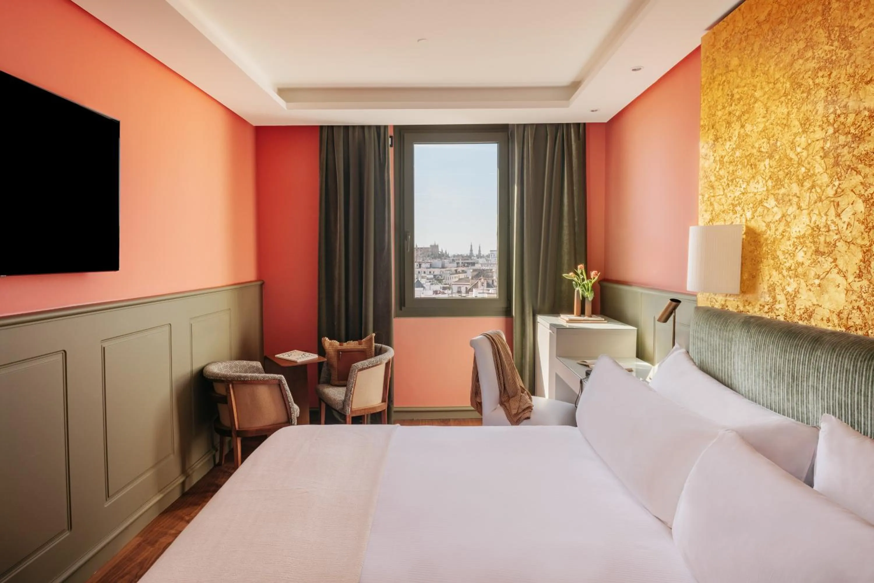 Bed in Hotel Colón Gran Meliá - The Leading Hotels of the World