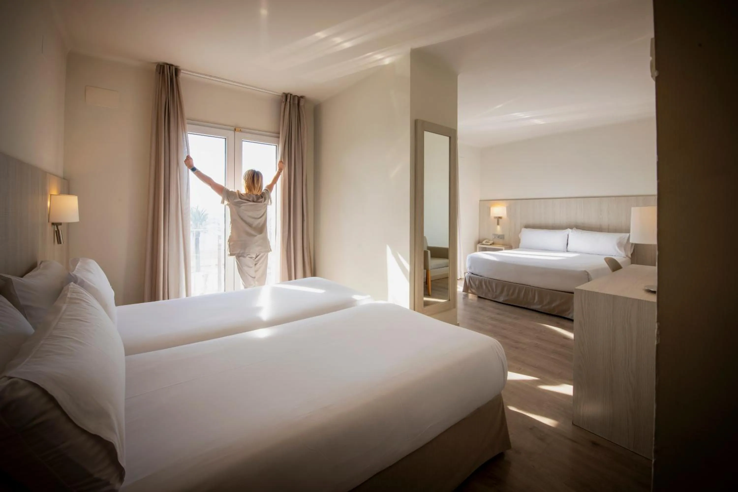 Staff, Bed in Hotel Marina