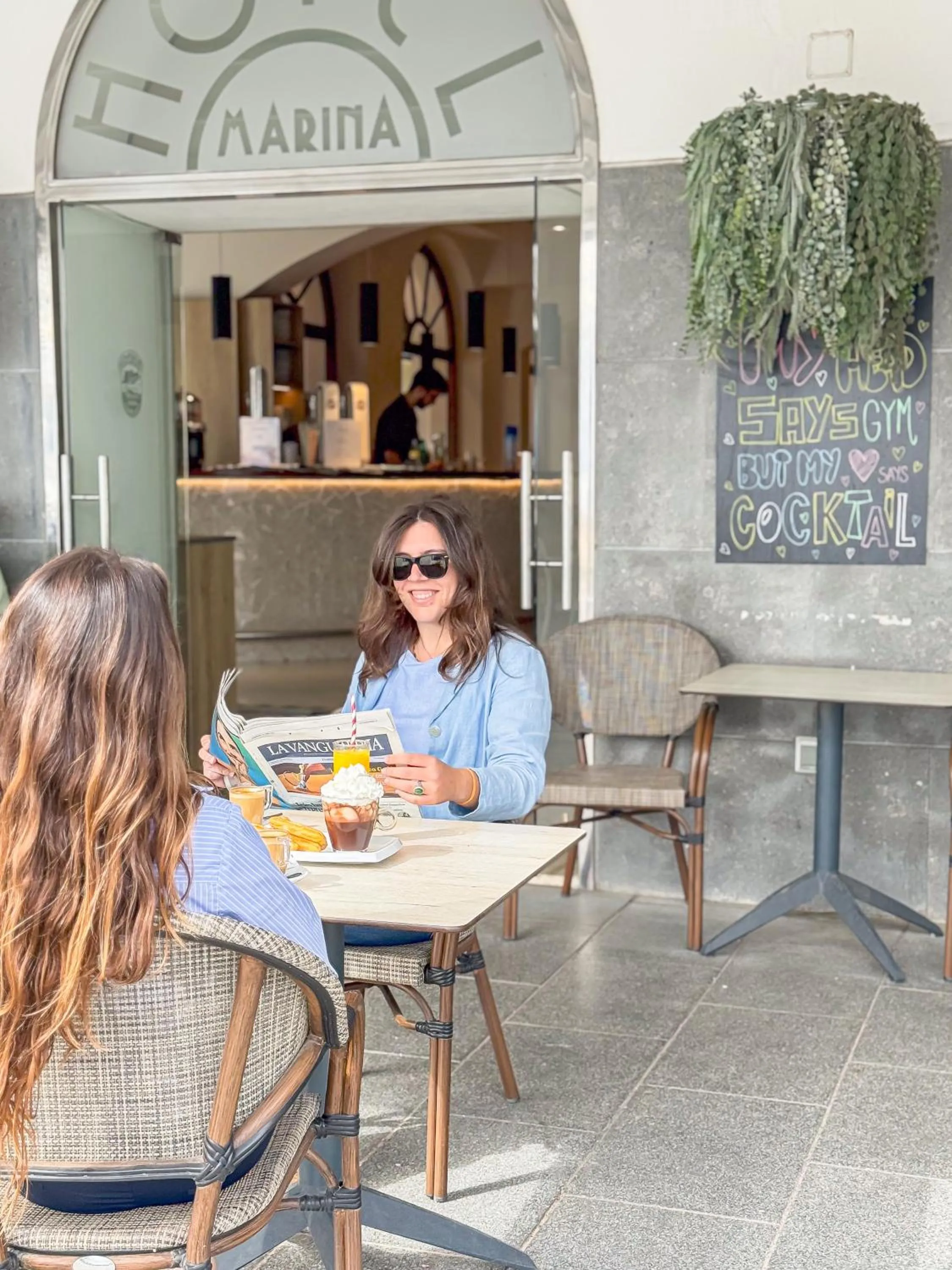 Restaurant/places to eat in Hotel Marina