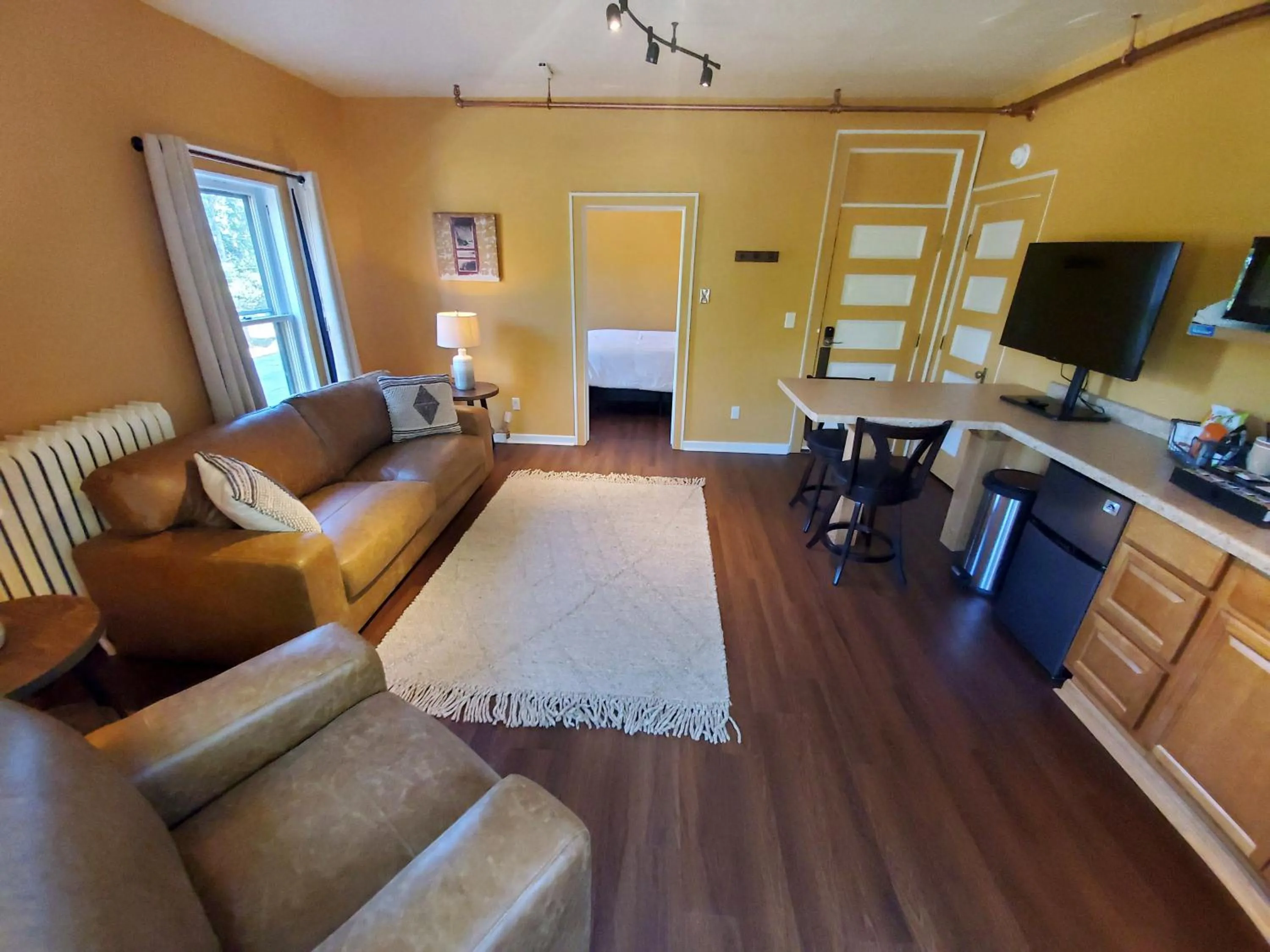 TV and multimedia in Daniell Manor