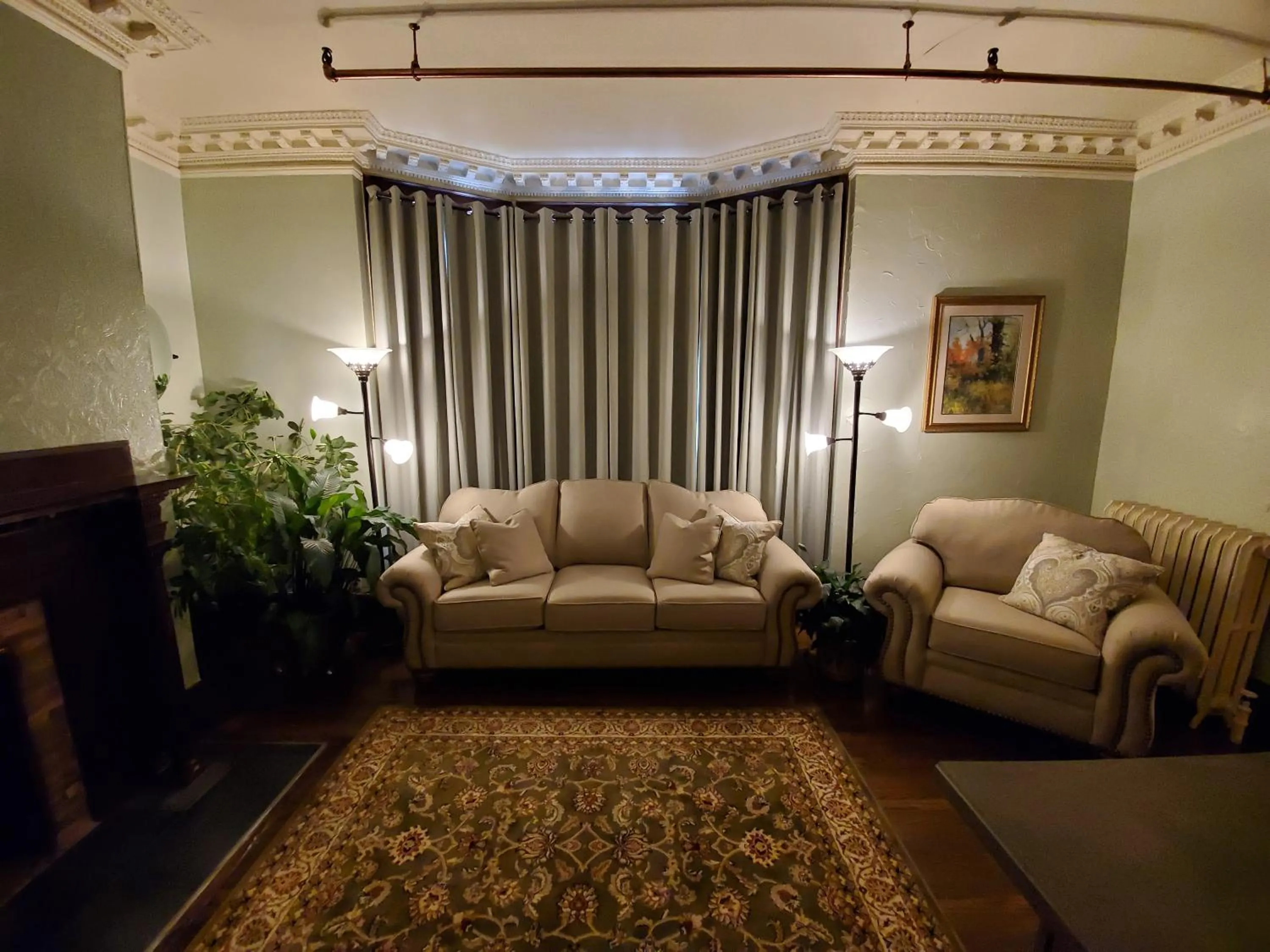 Living room in Daniell Manor
