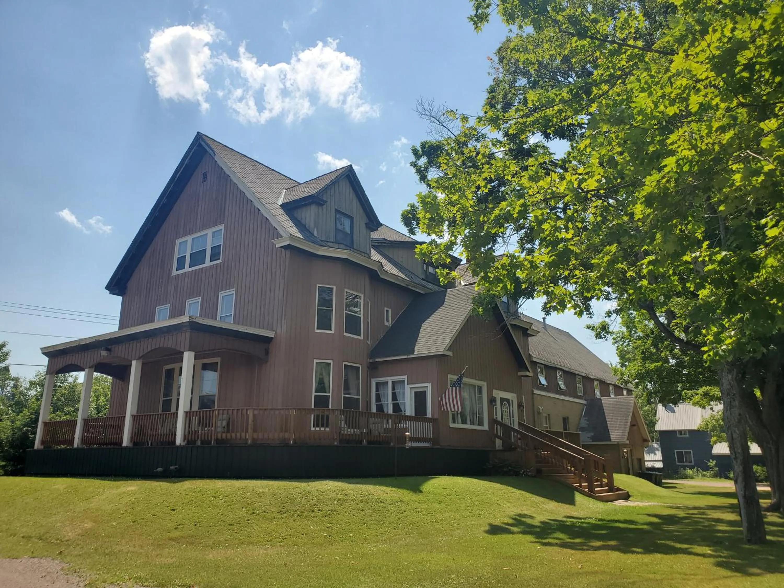 Property building in Daniell Manor