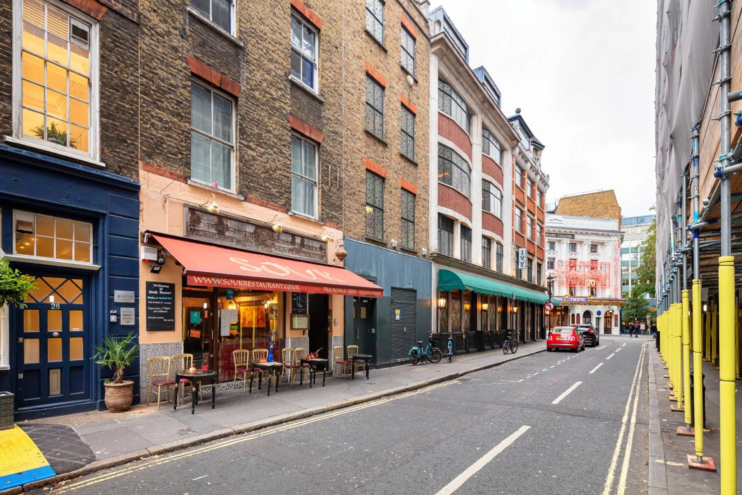 Property building in Gorgeous One Bed AirCon Apt in the Heart of Central London