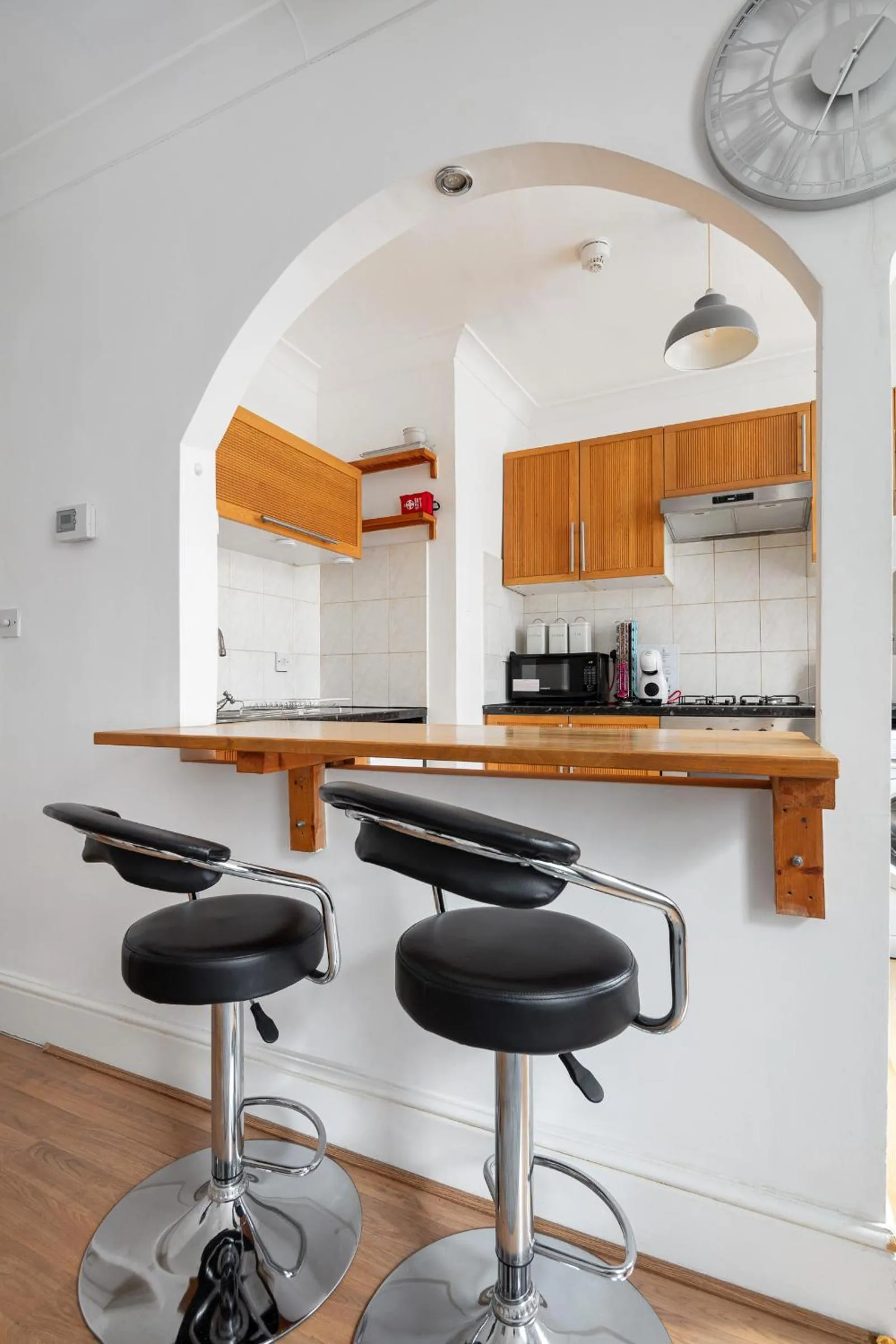 Kitchen or kitchenette in Gorgeous One Bed AirCon Apt in the Heart of Central London