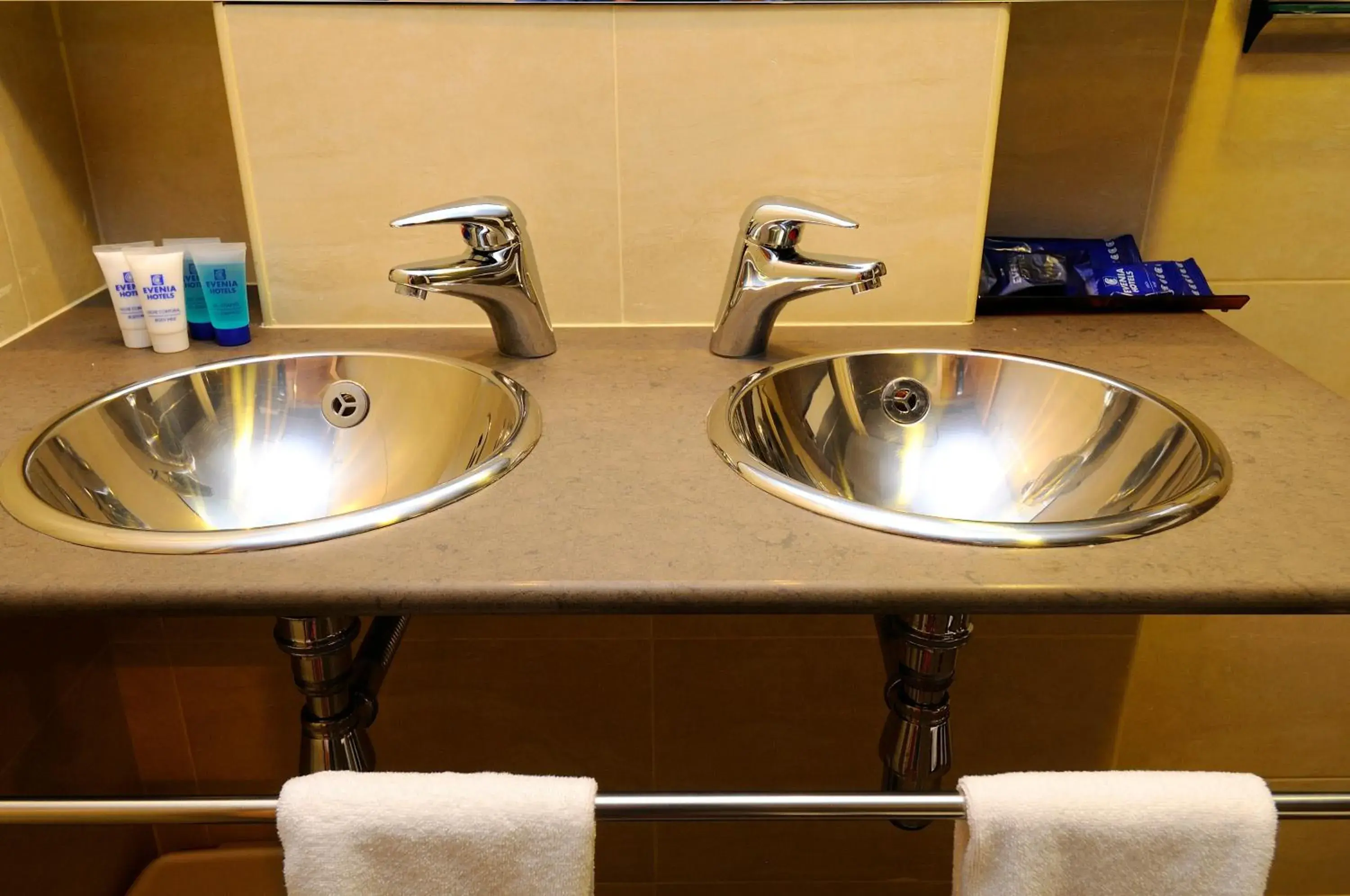 Bathroom in Evenia Monte Alba Bathroom in Evenia Monte Alba