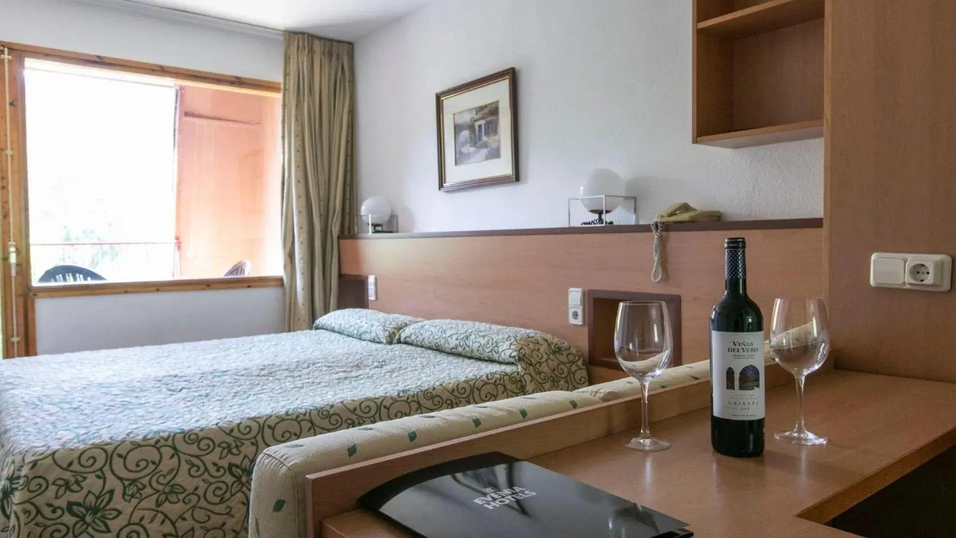 Photo of the whole room, Bed in Evenia Monte Alba Photo of the whole room, Bed in Evenia Monte Alba