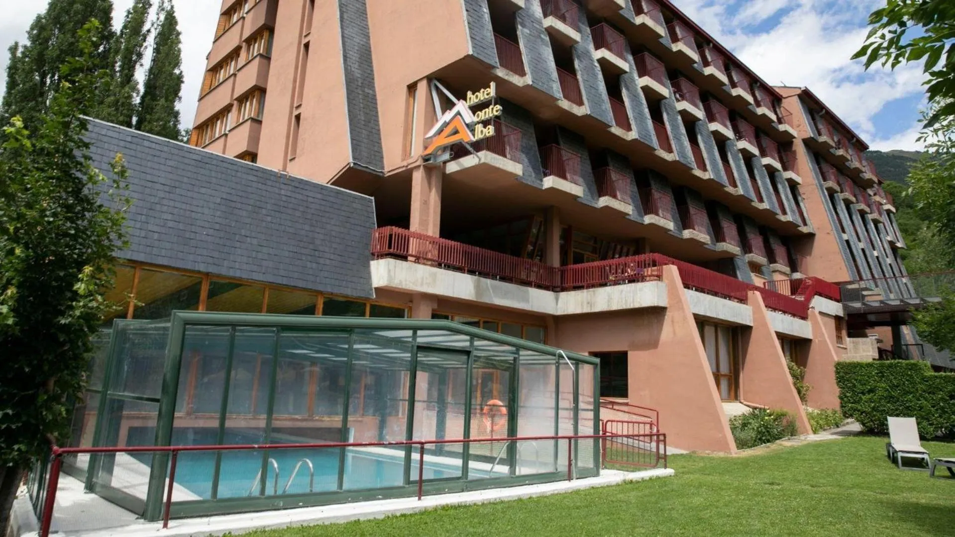 Property building in Evenia Monte Alba