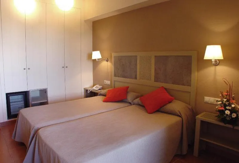 Bedroom, Bed in Hotel Alcossebre