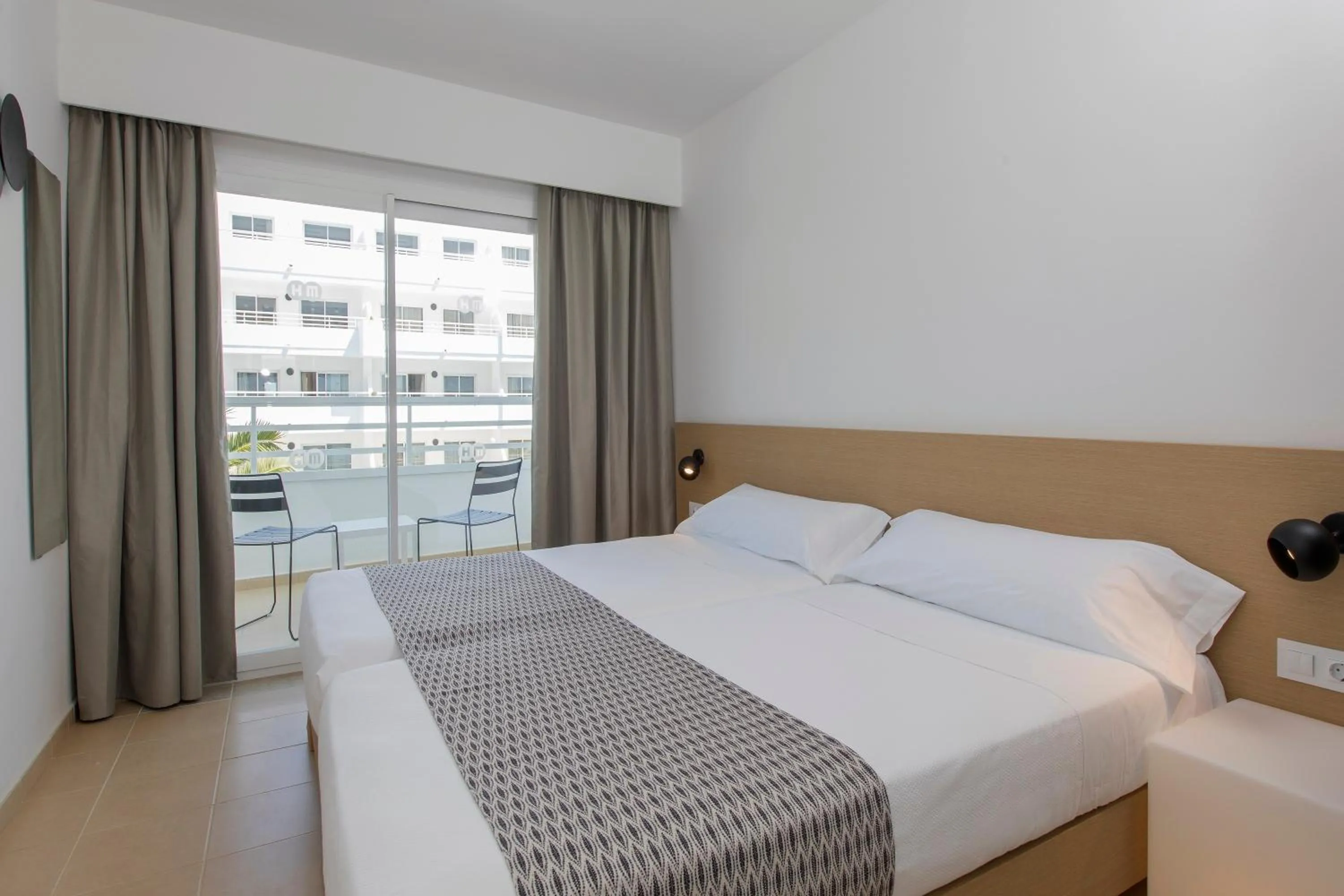 Bedroom, Bed in HM Martinique