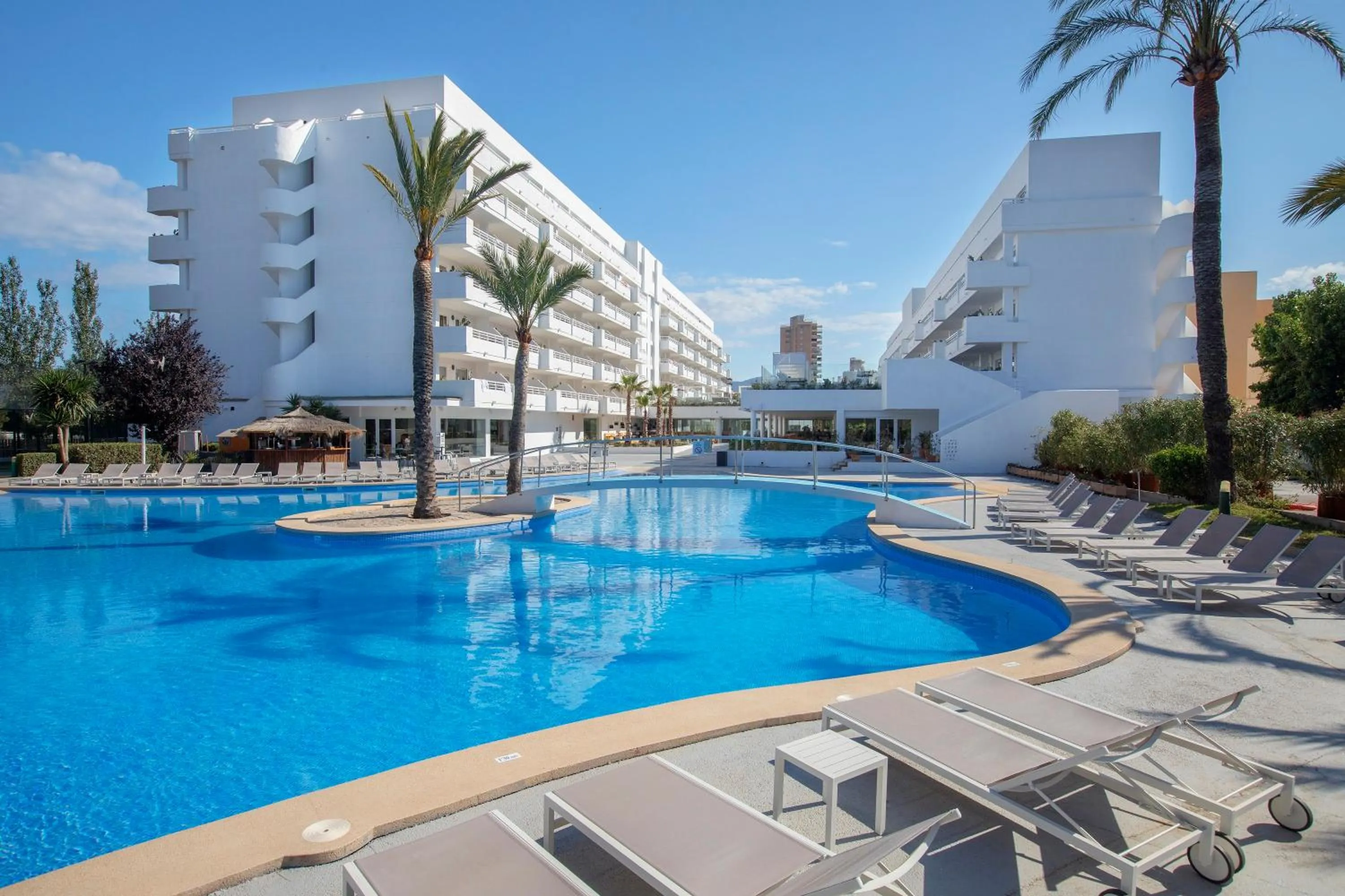 Swimming pool in HM Martinique