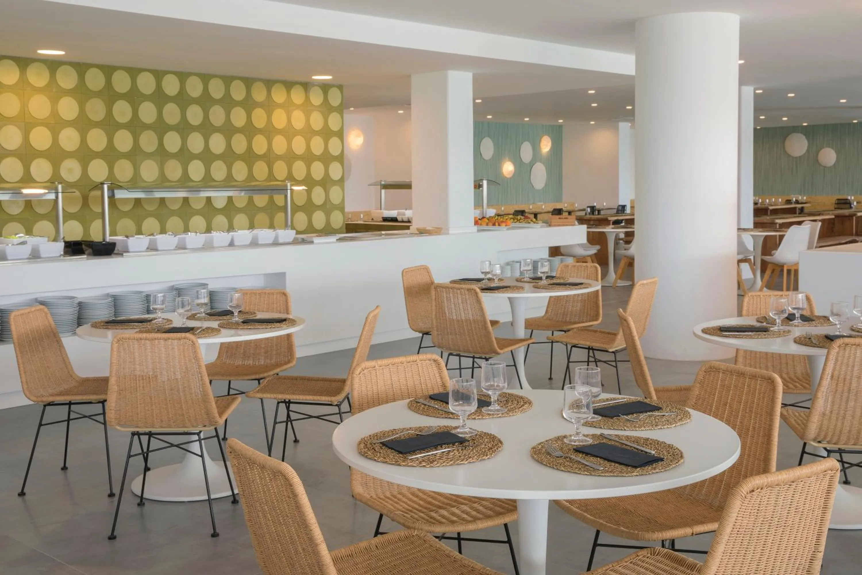 Restaurant/places to eat in HM Martinique