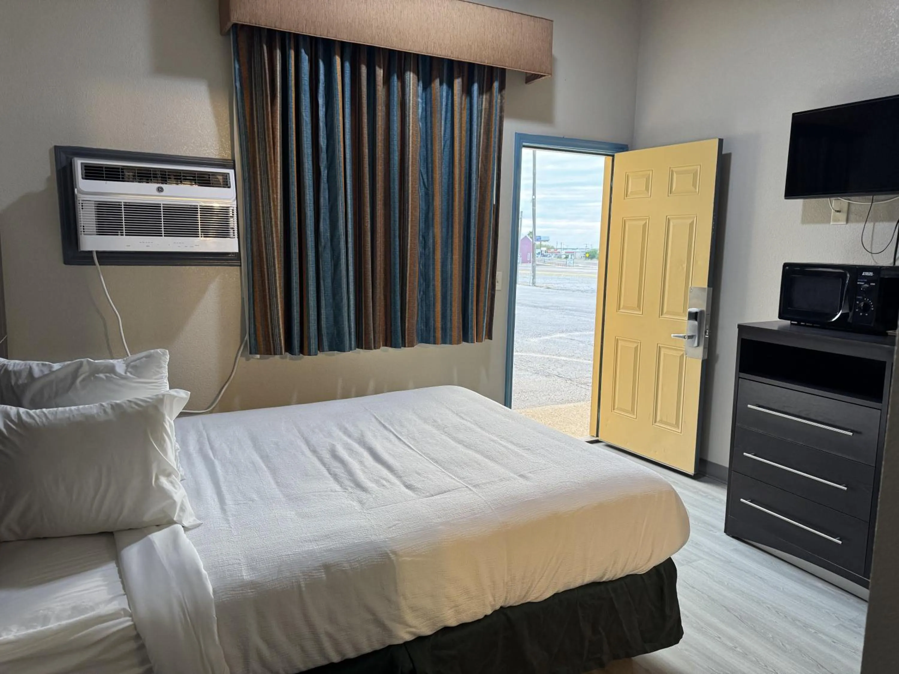 Bed in Executive inn