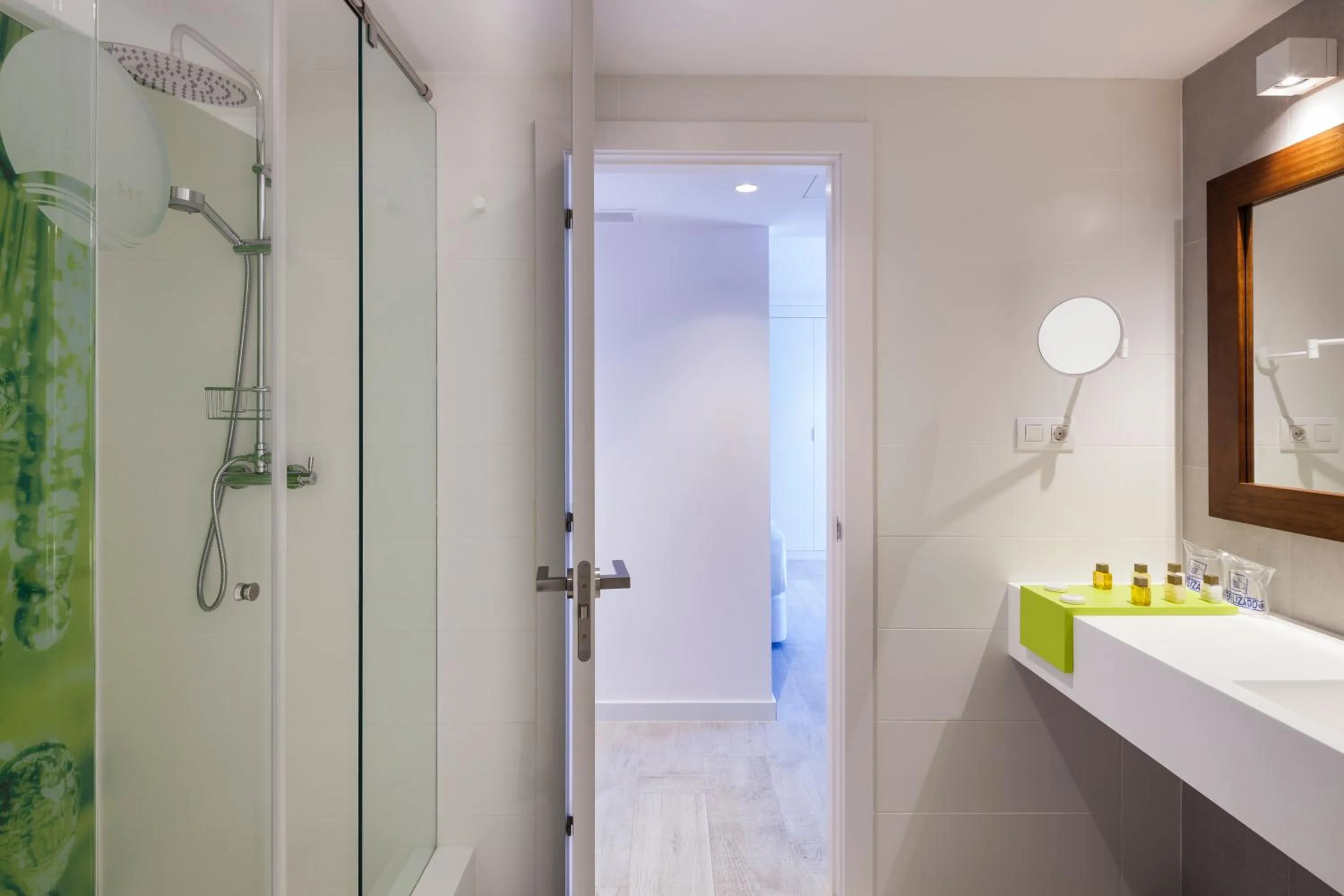 Toilet in Hotel Garbi Ibiza & Spa