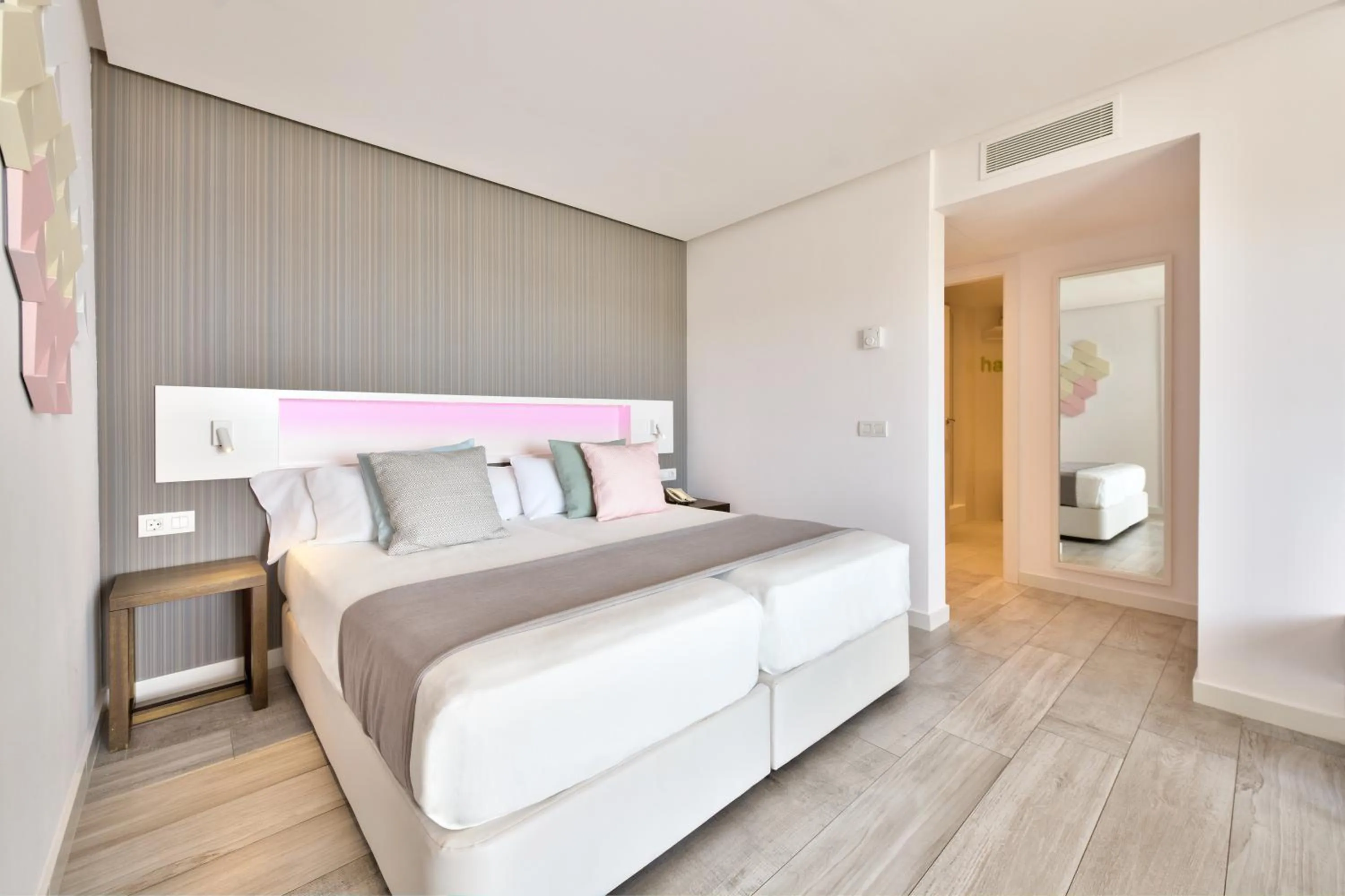 Photo of the whole room, Bed in Hotel Garbi Ibiza & Spa