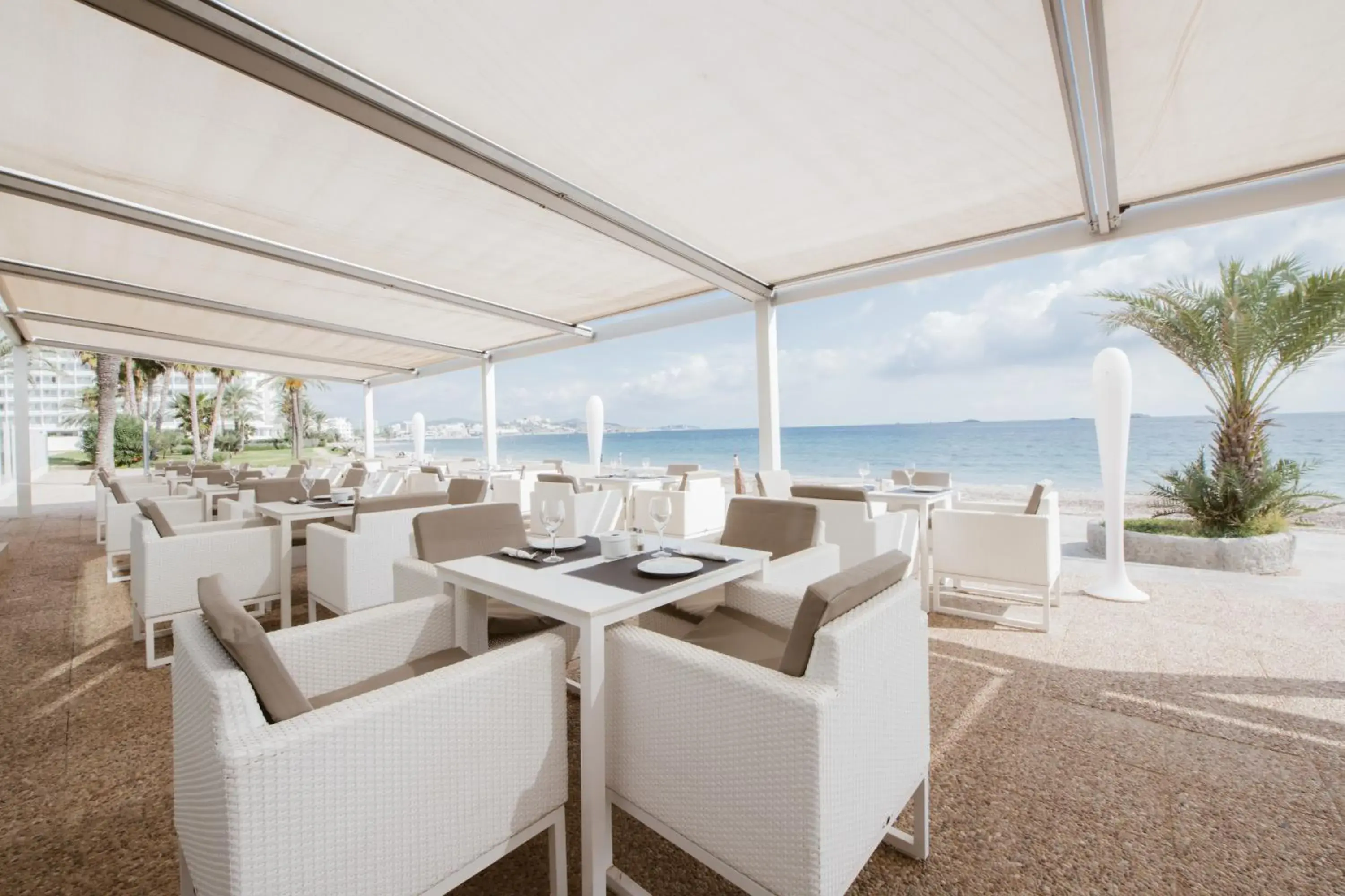 Food and drinks in Hotel Garbi Ibiza & Spa Food and drinks in Hotel Garbi Ibiza & Spa