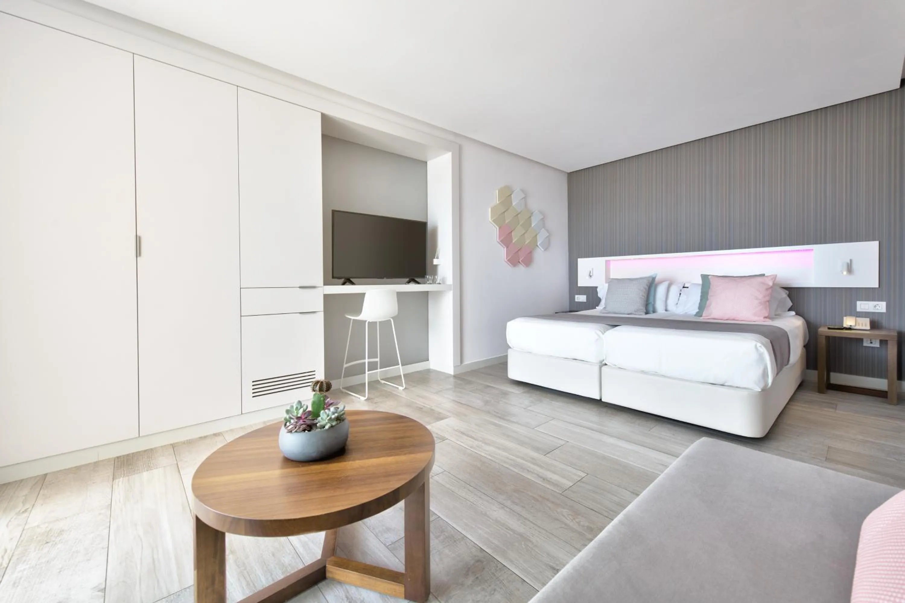 Photo of the whole room, Bed in Hotel Garbi Ibiza & Spa