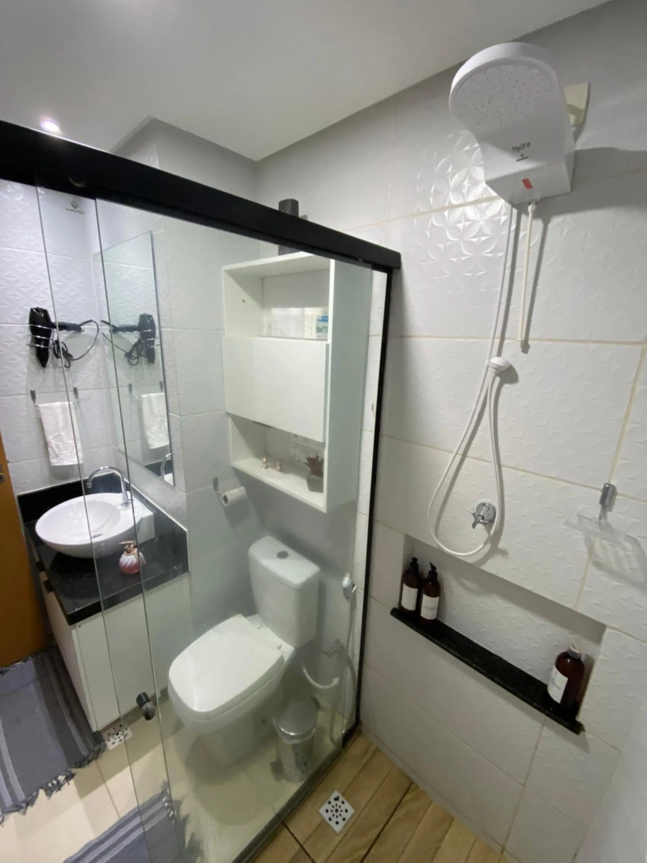 Shower in Mirantes 59 Apto próximo à Ponta Negra e Cotovelo