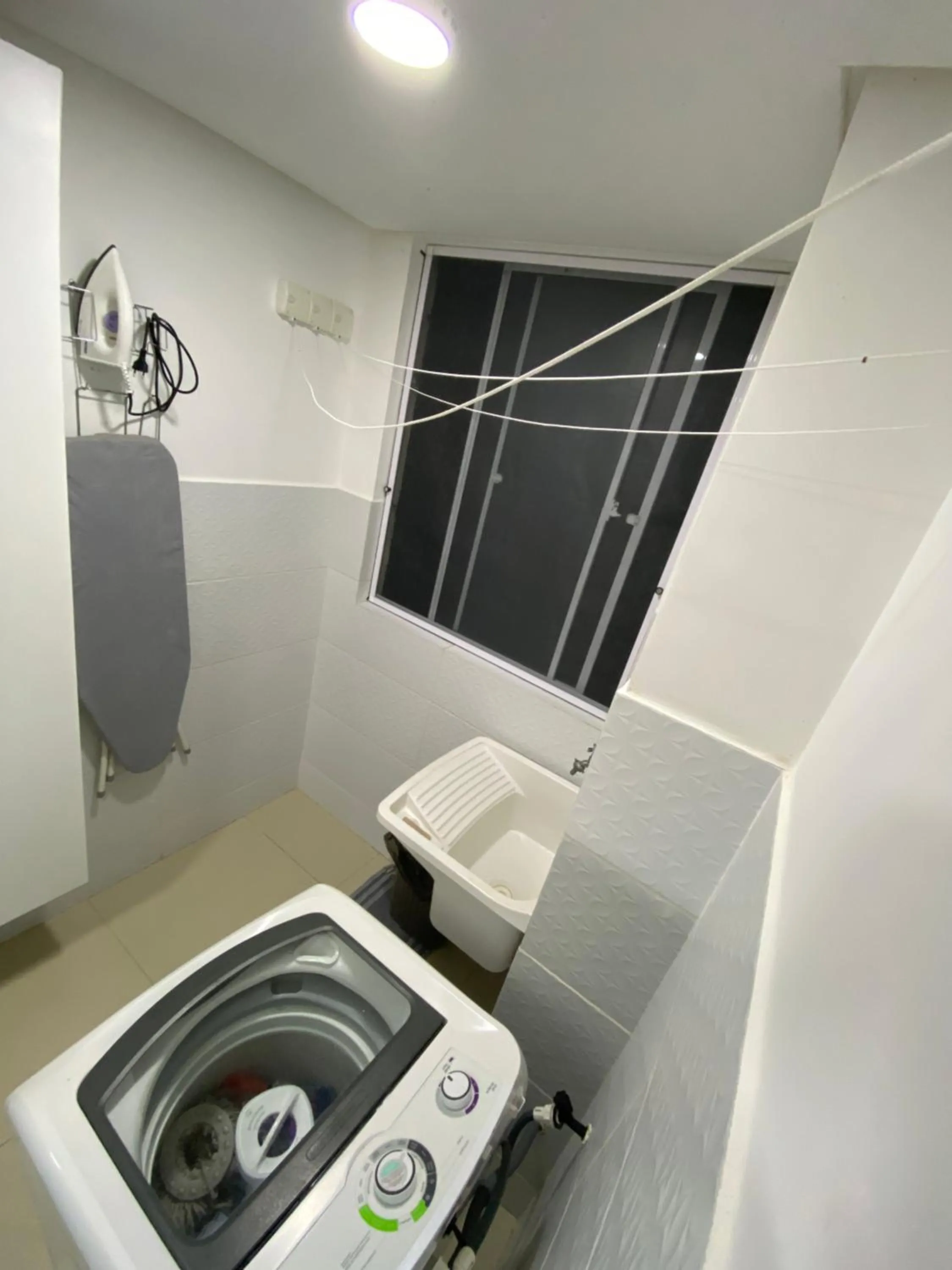 washing machine in Mirantes 59 Apto próximo à Ponta Negra e Cotovelo