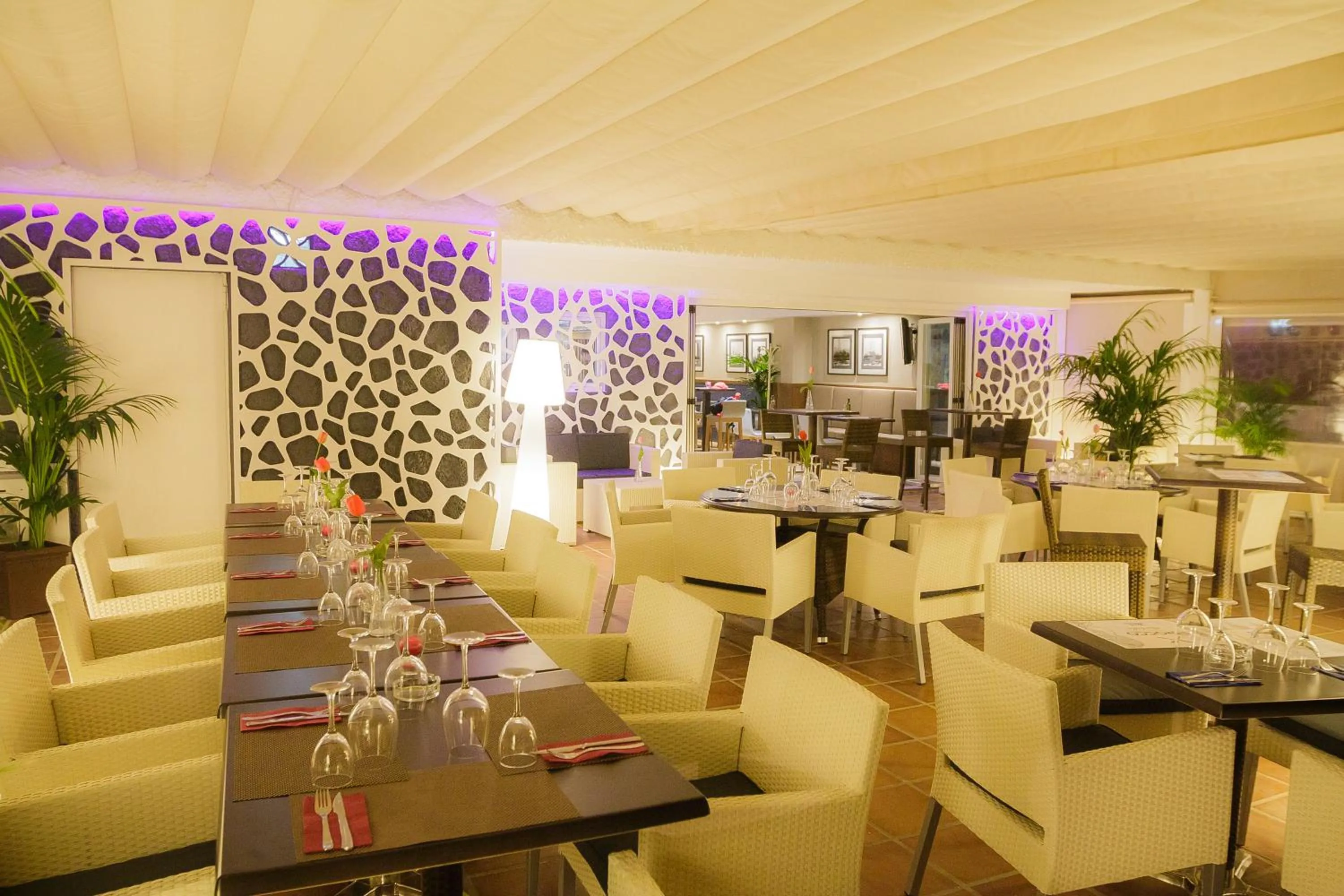 Restaurant/places to eat in Puerto Azul Marbella