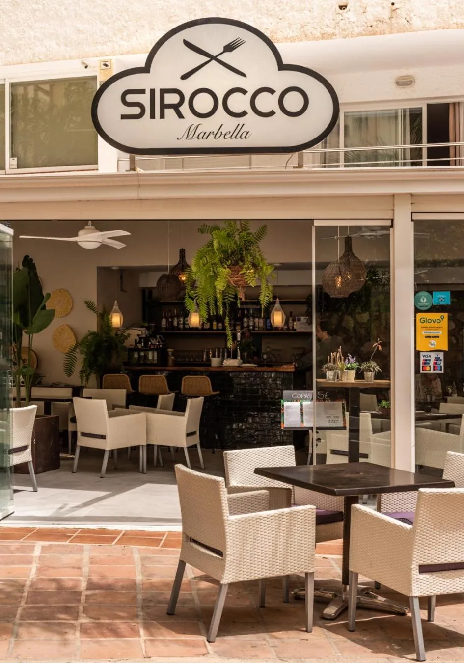 Restaurant/places to eat in Puerto Azul Marbella