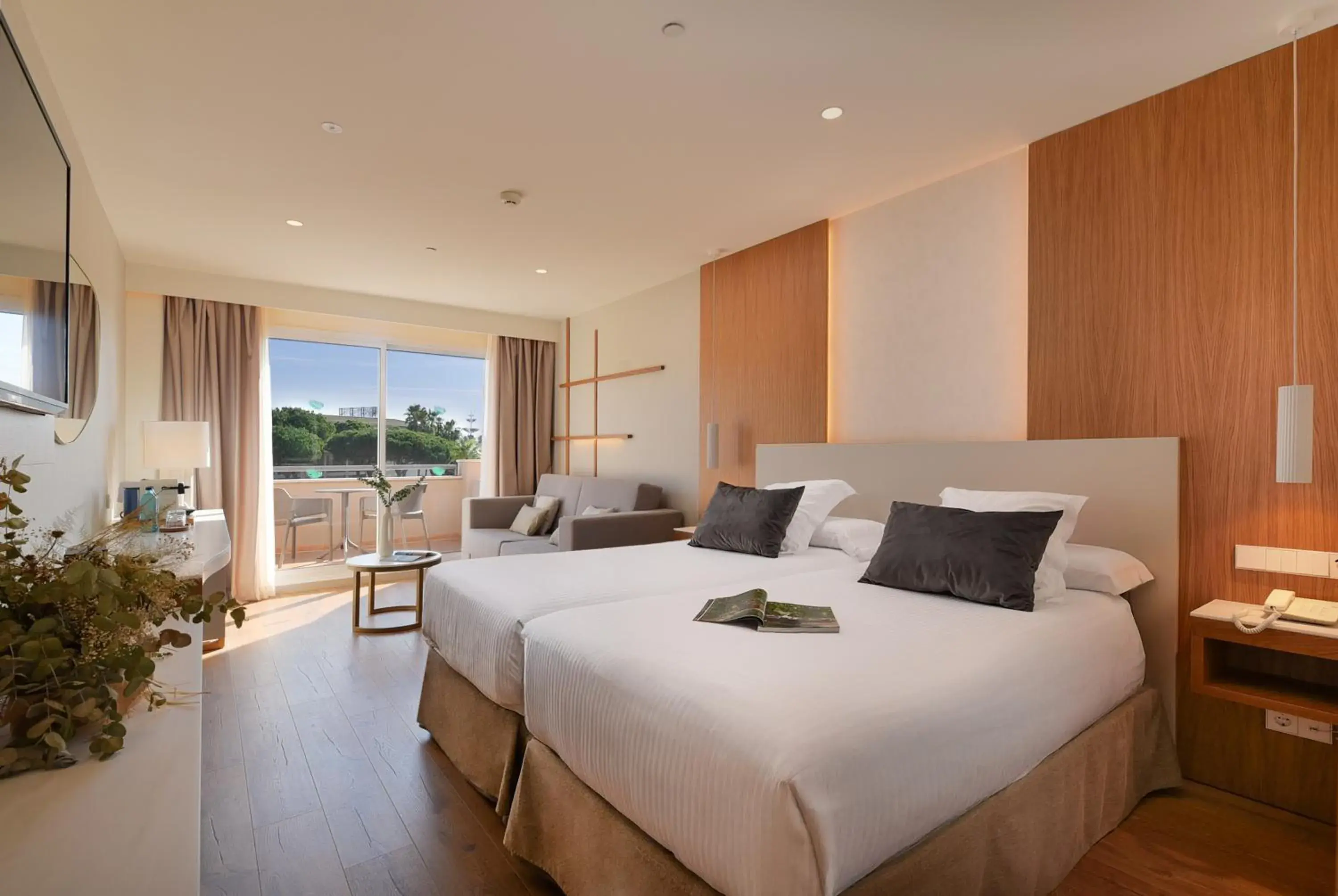 Photo of the whole room, Bed in Valentin Sancti Petri Photo of the whole room, Bed in Valentin Sancti Petri