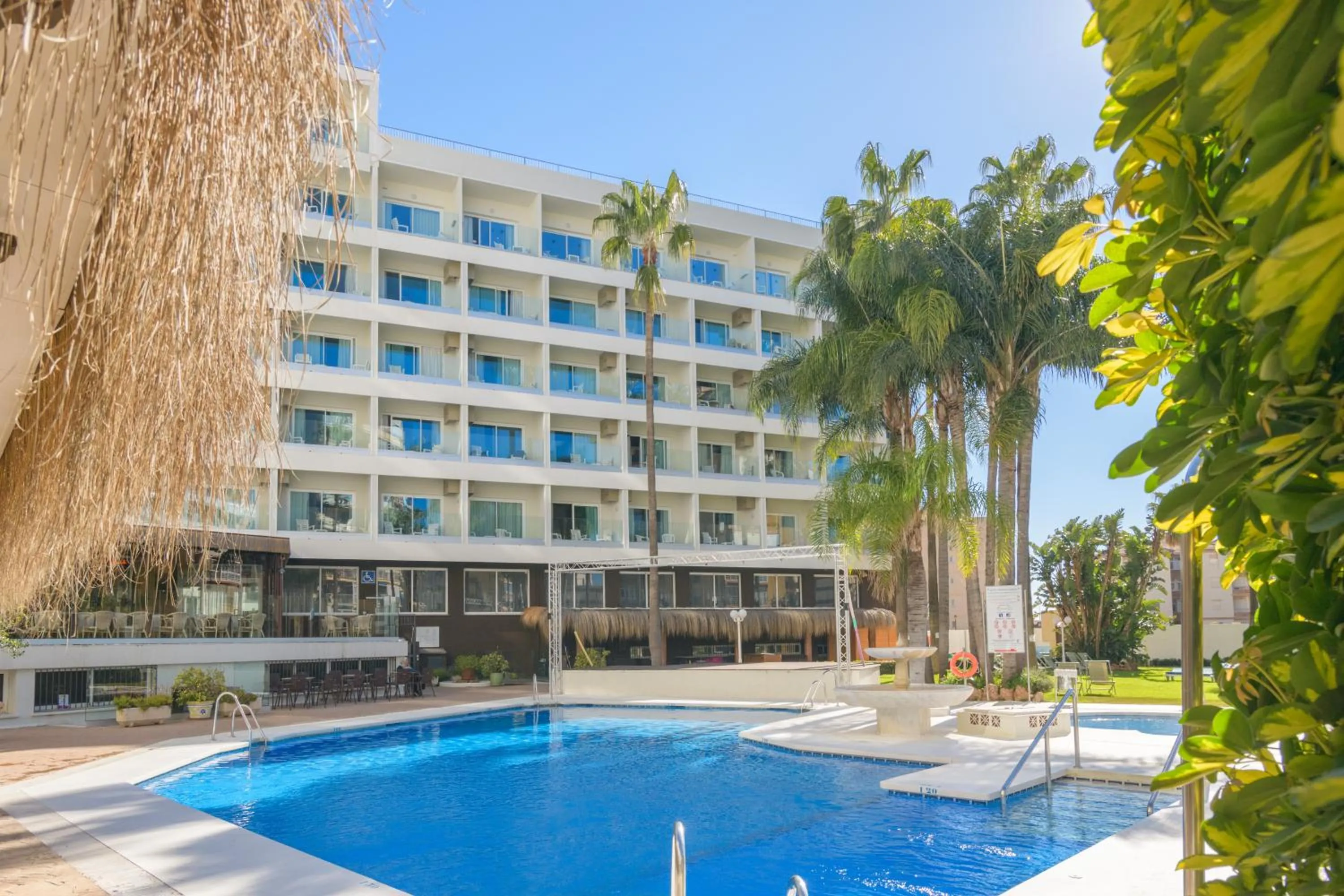 Property building in Hotel Parasol by Dorobe