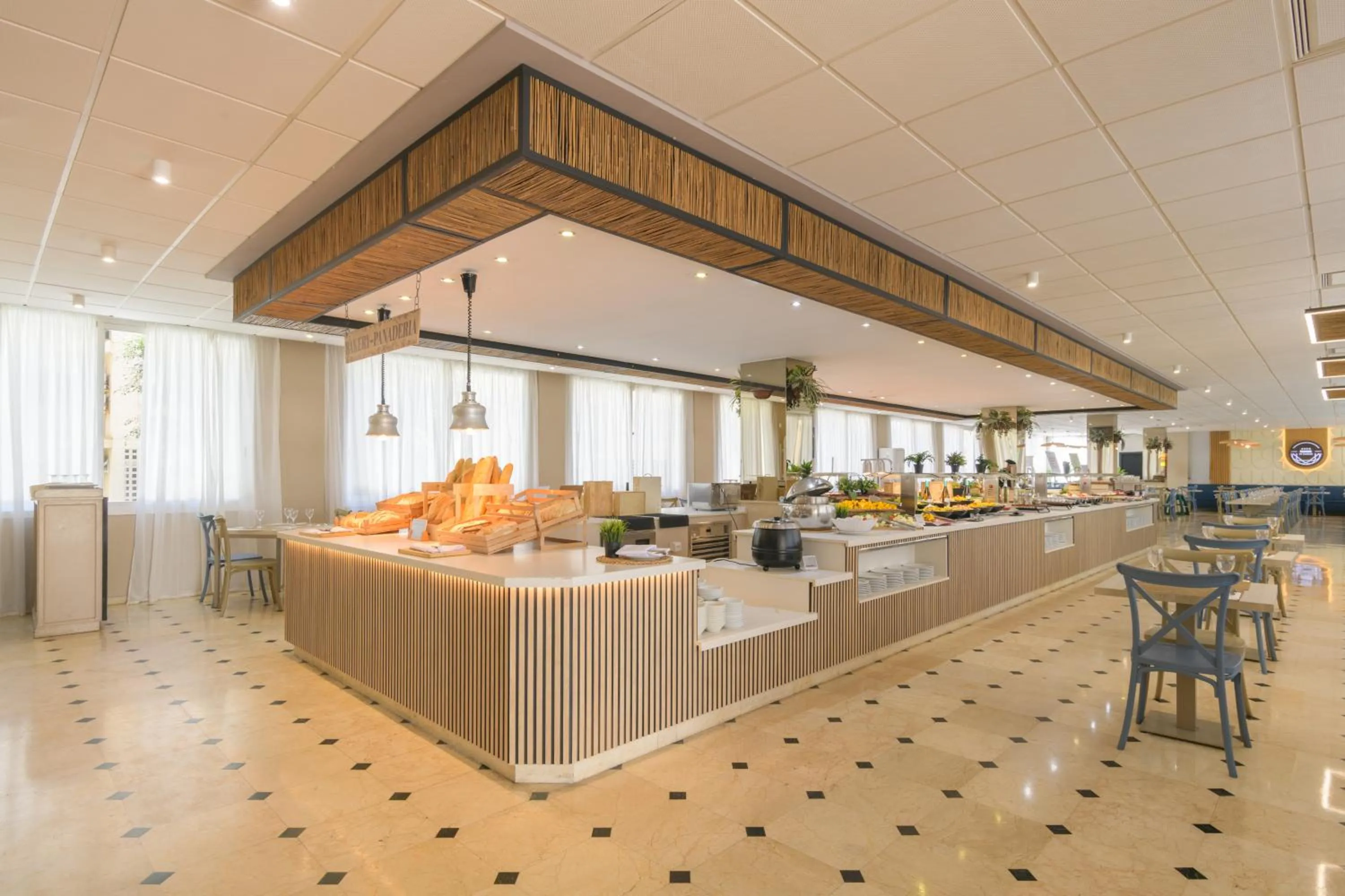 Restaurant/places to eat in Hotel Parasol by Dorobe