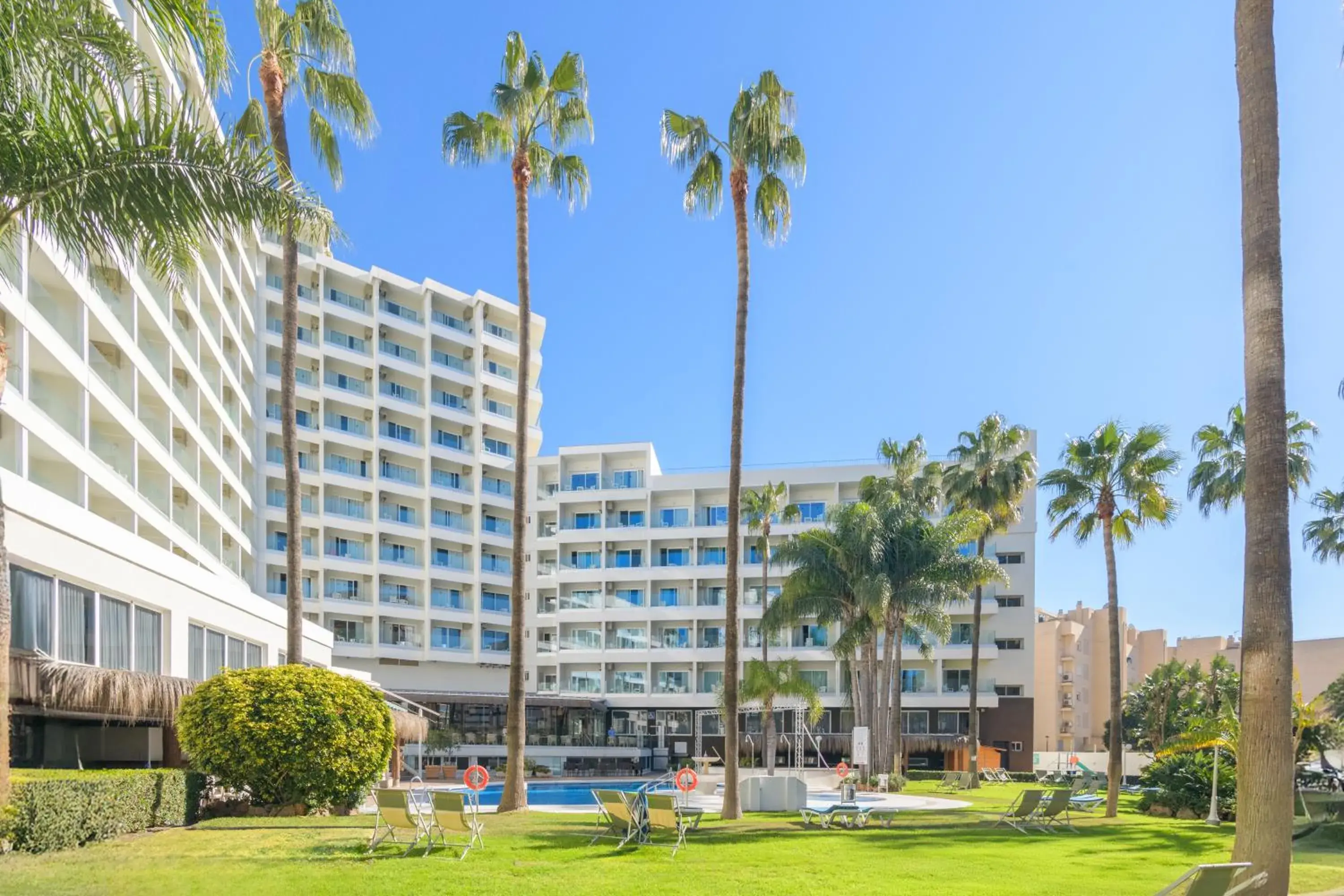 Property building in Hotel Parasol by Dorobe Property building in Hotel Parasol by Dorobe