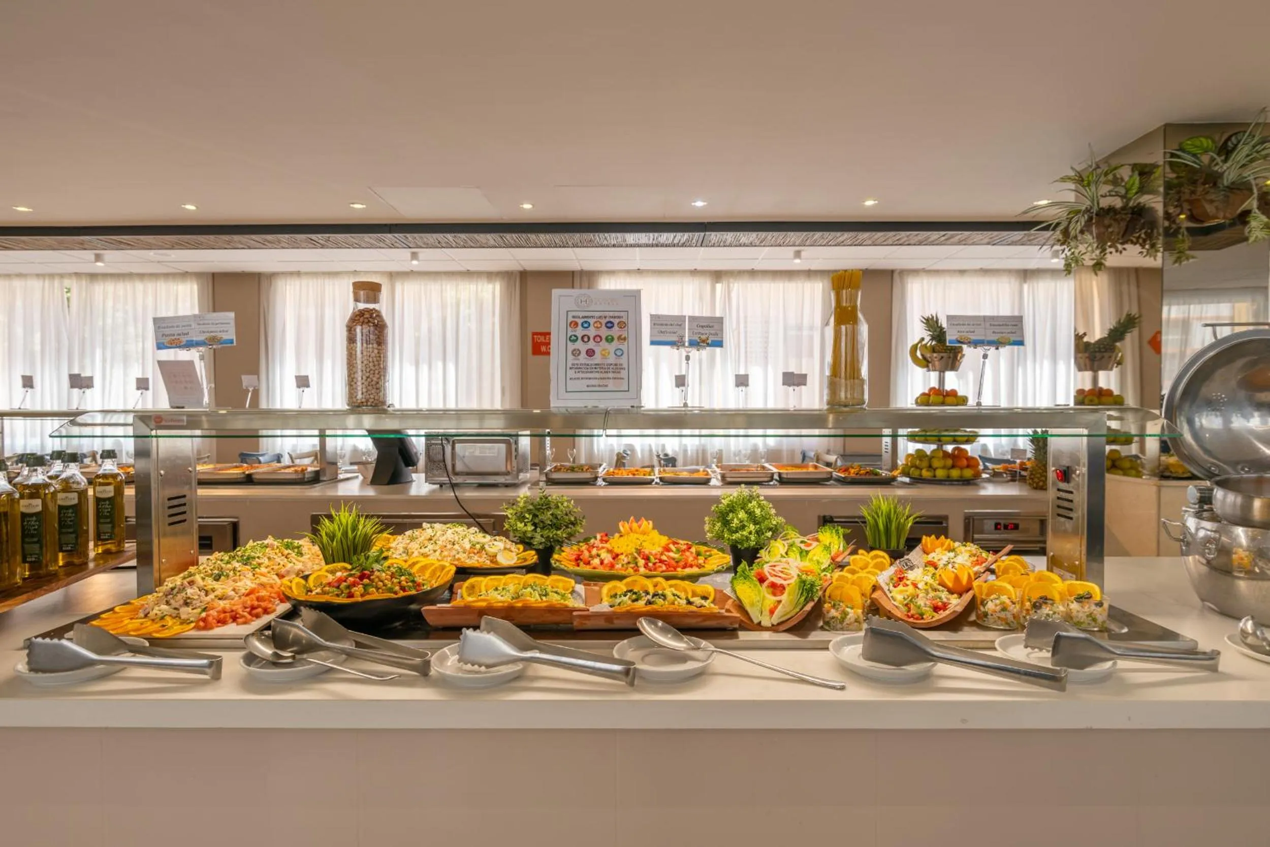 Food and drinks in Hotel Parasol by Dorobe