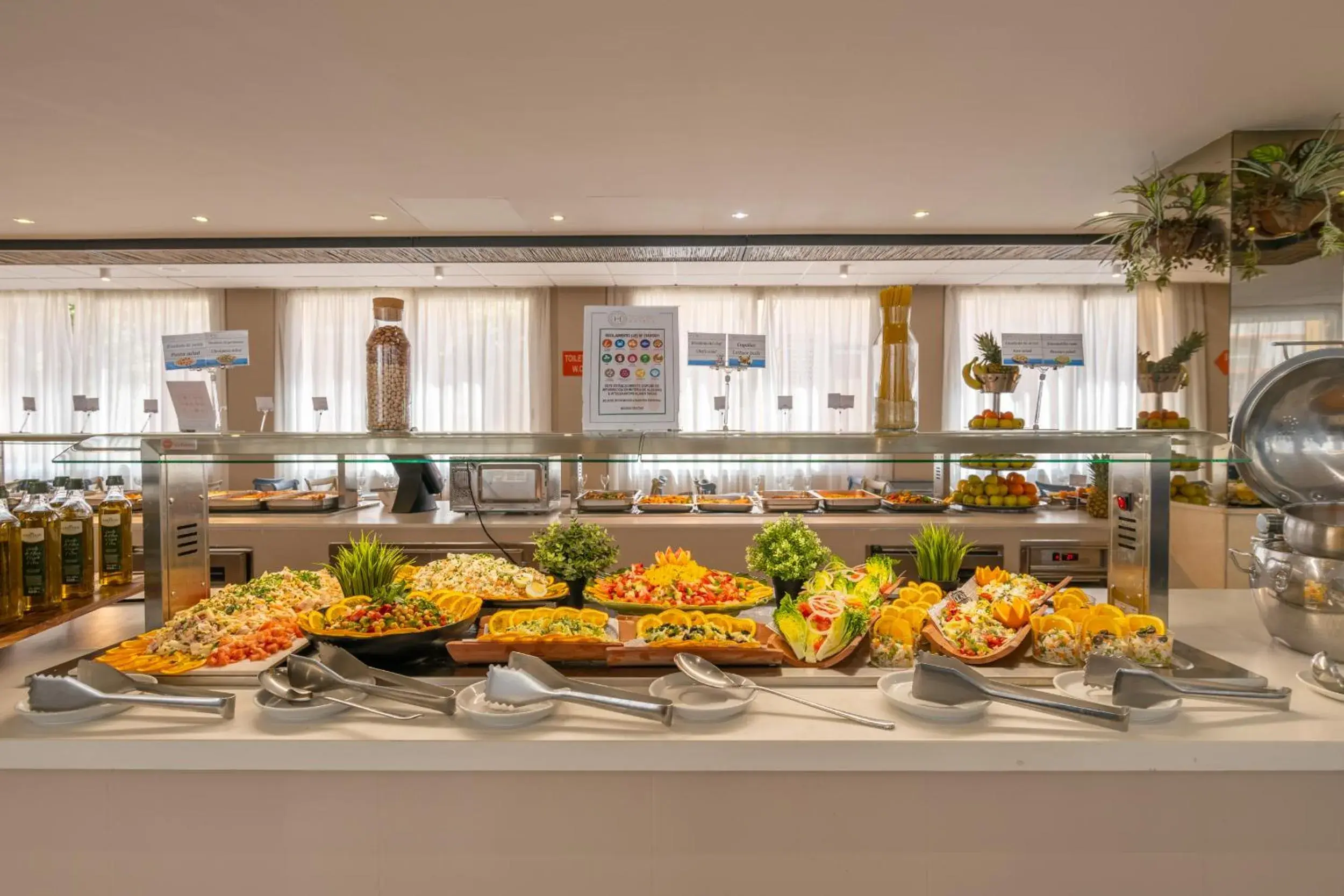 Food and drinks in Hotel Parasol by Dorobe Food and drinks in Hotel Parasol by Dorobe