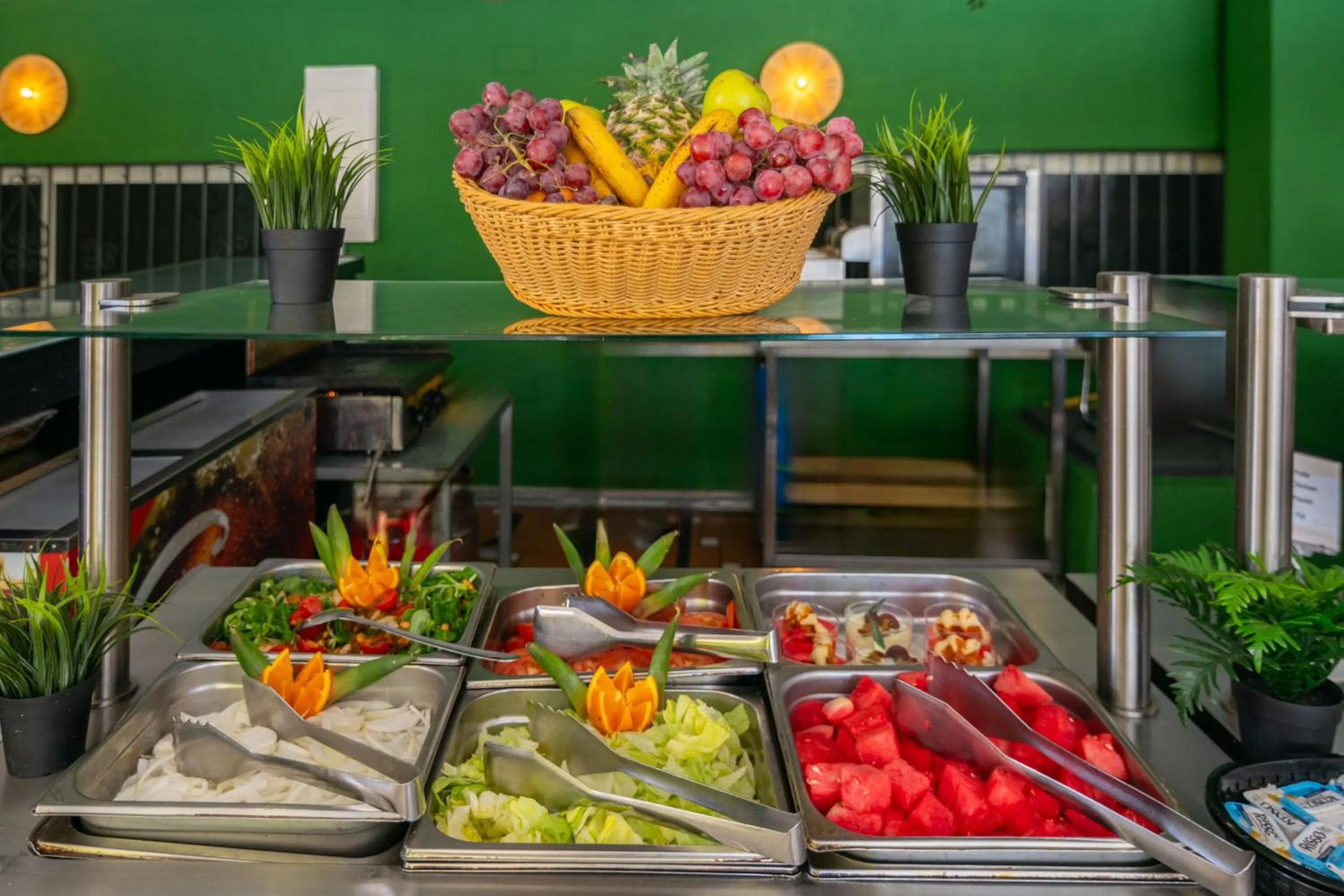 Food in Hotel Parasol by Dorobe