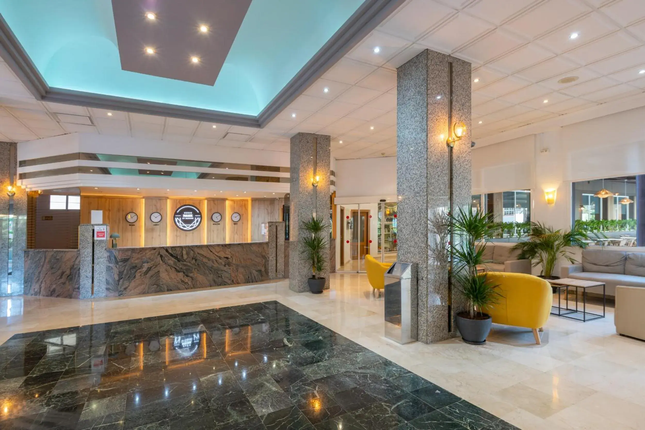 Lobby or reception in Hotel Parasol by Dorobe Lobby or reception in Hotel Parasol by Dorobe