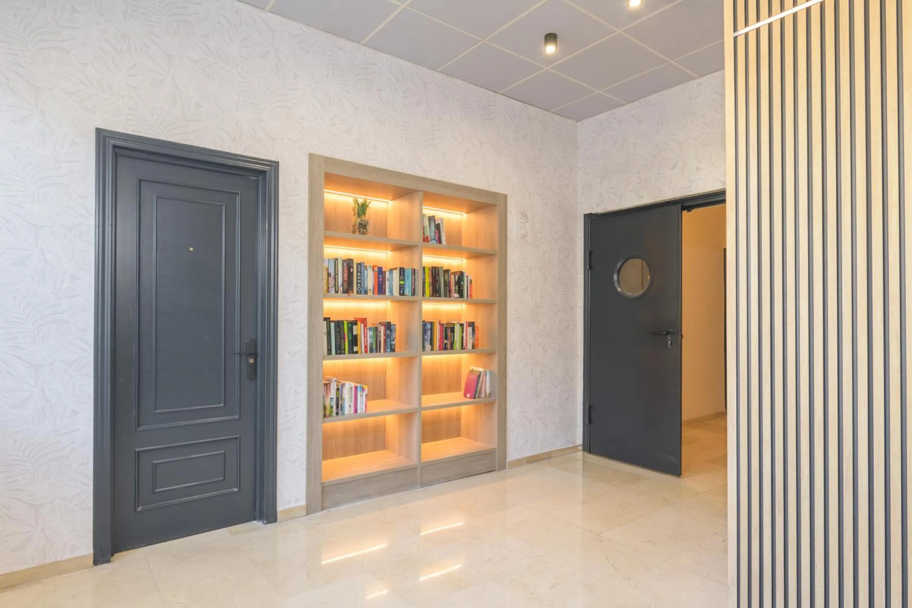 Area and facilities in Hotel Parasol by Dorobe