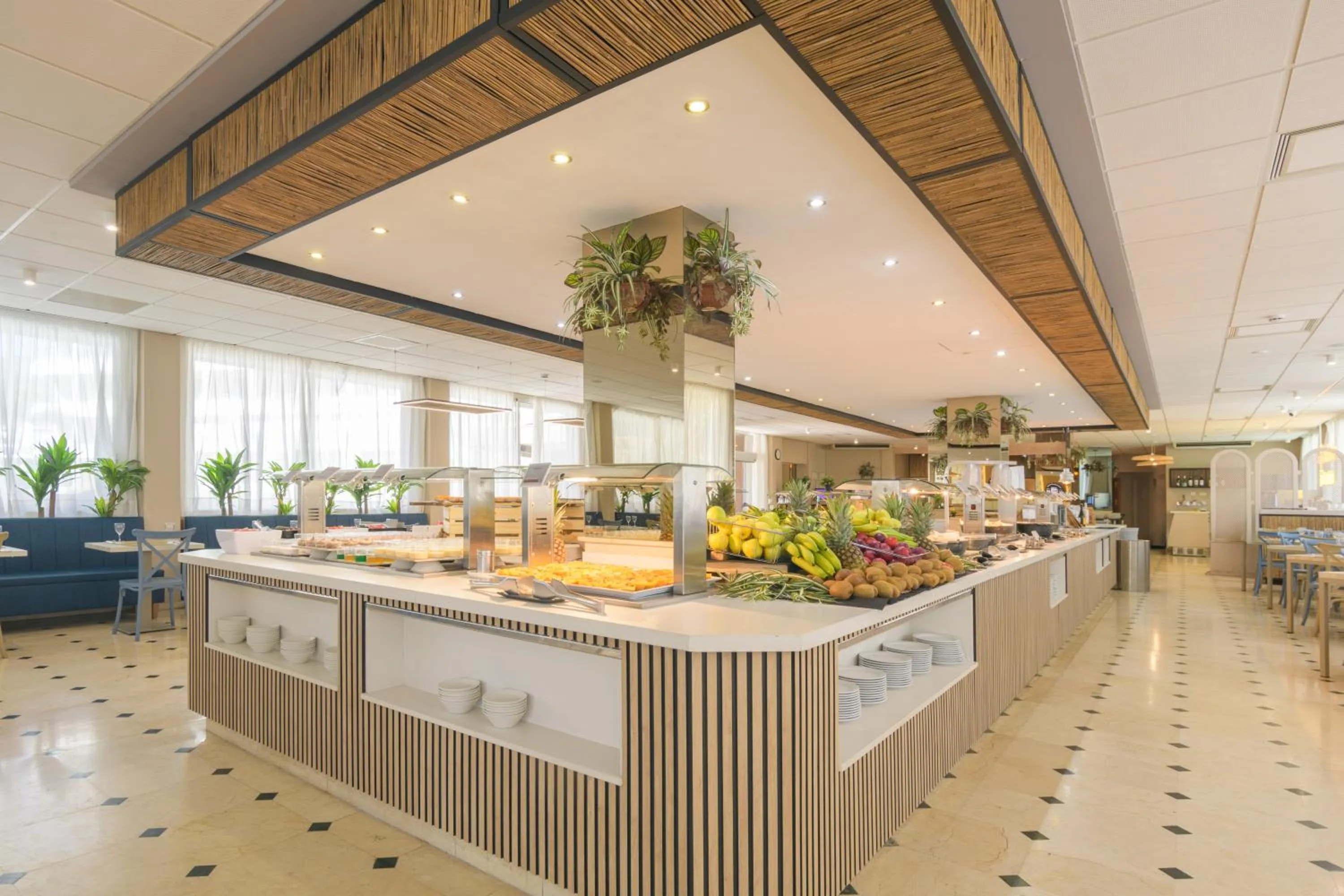 Restaurant/places to eat in Hotel Parasol by Dorobe