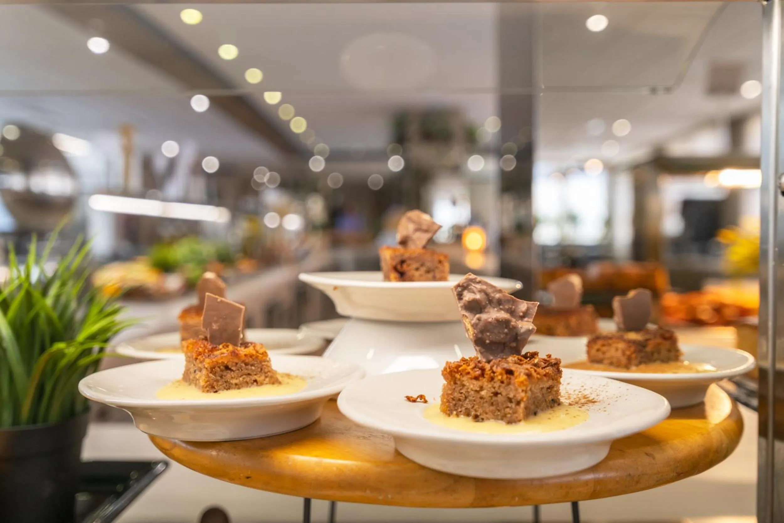 Restaurant/places to eat in Hotel Parasol by Dorobe