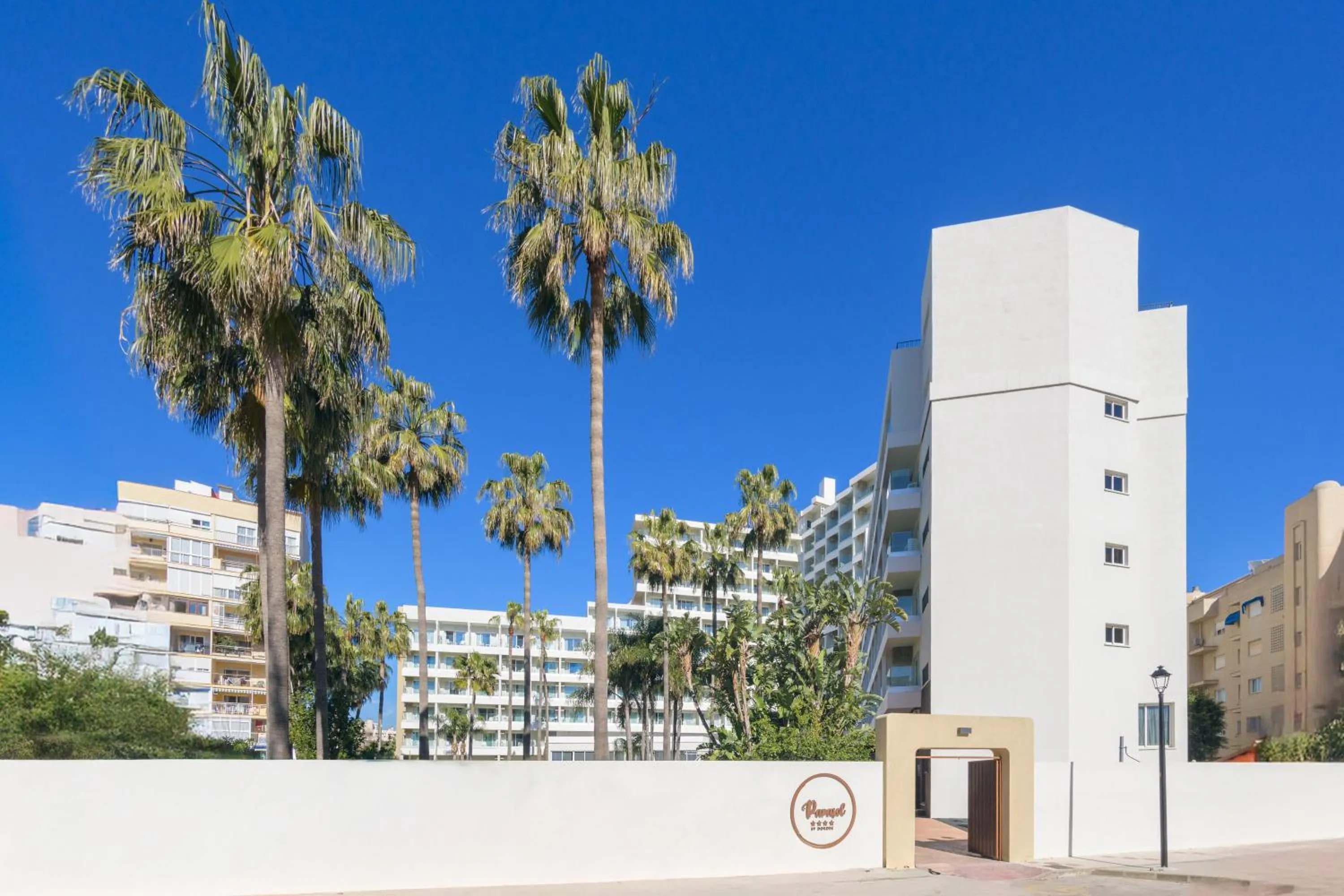 Property building in Hotel Parasol by Dorobe