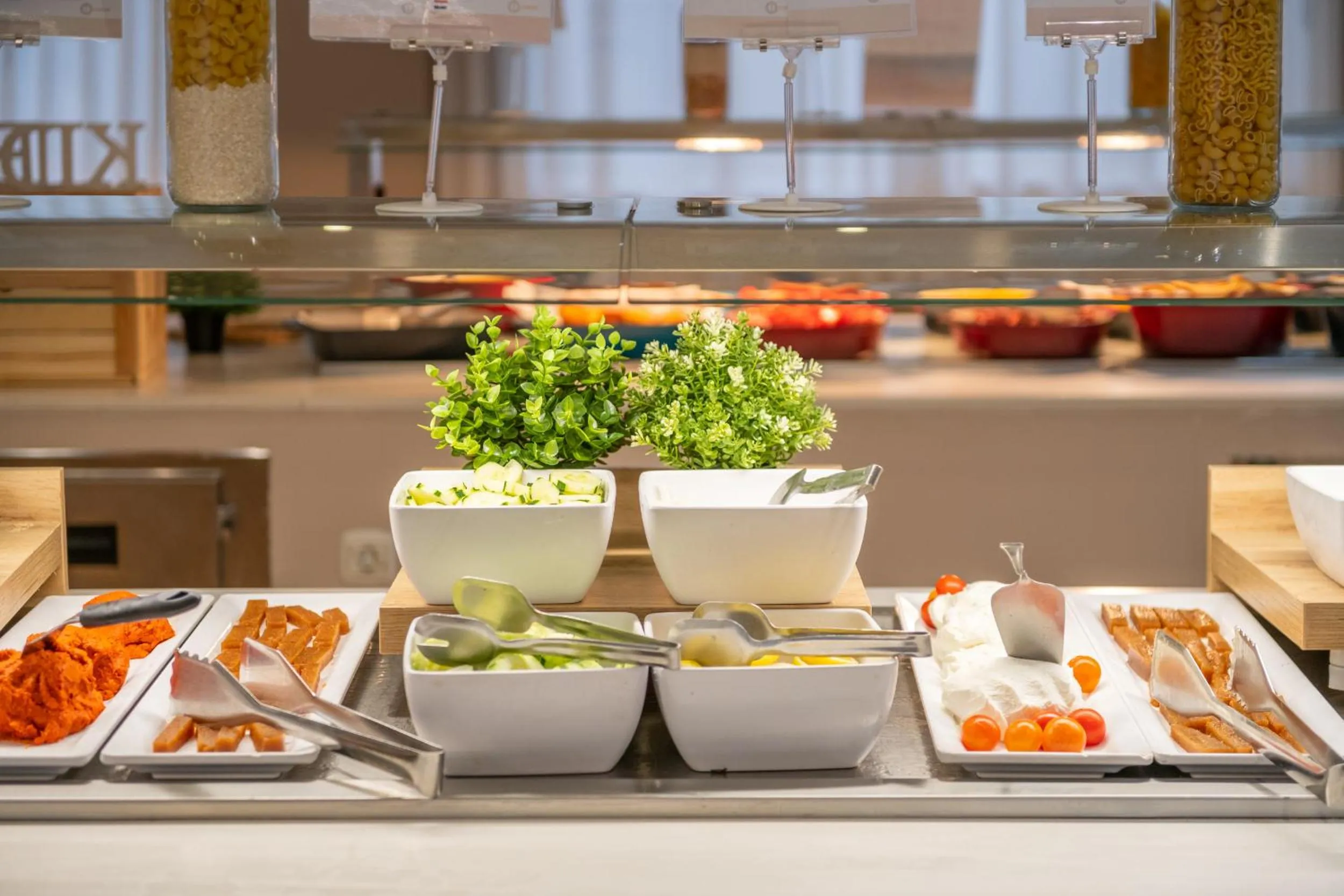 Restaurant/places to eat in Hotel Parasol by Dorobe