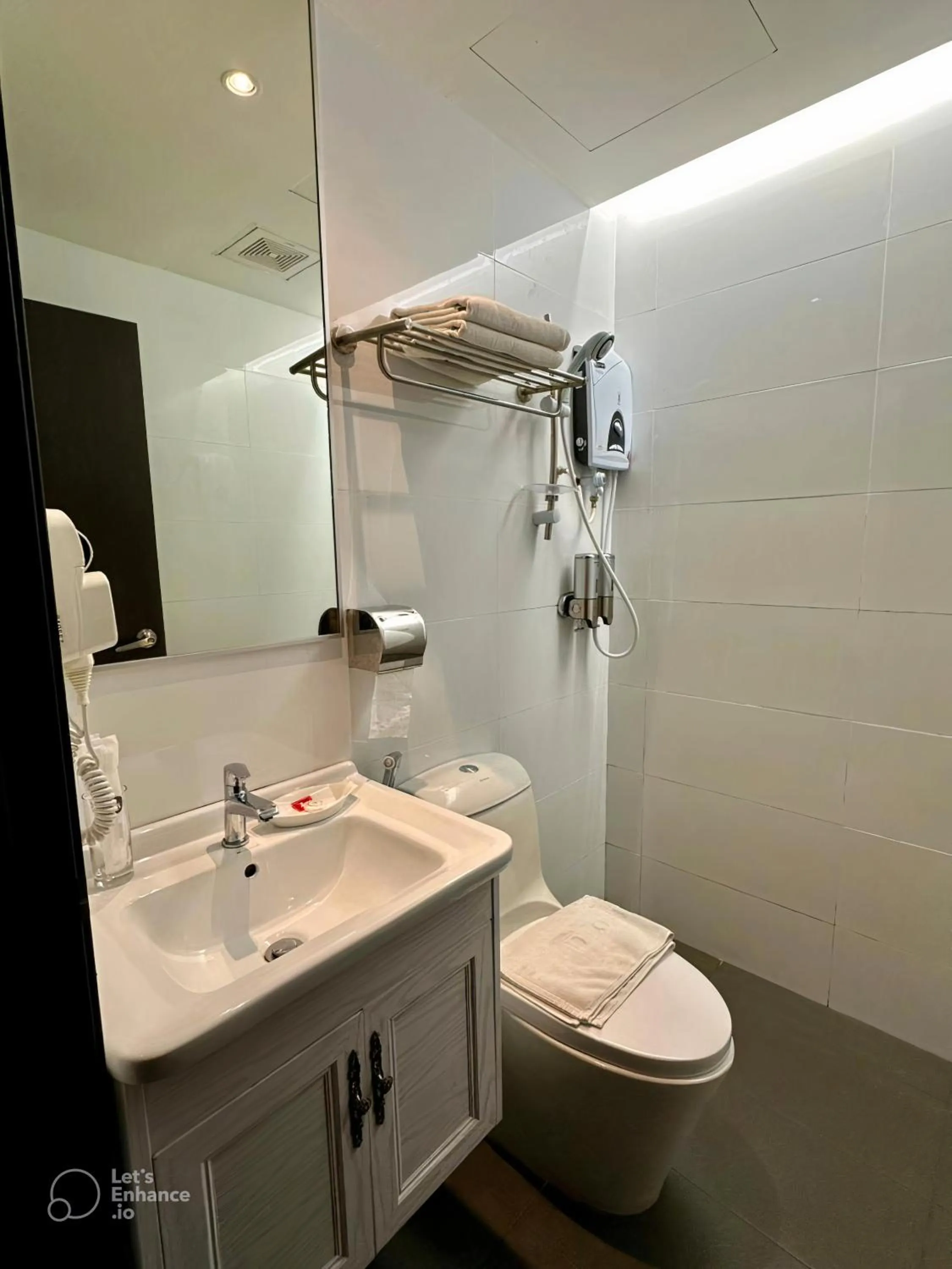 Bathroom in D Loft Hotel