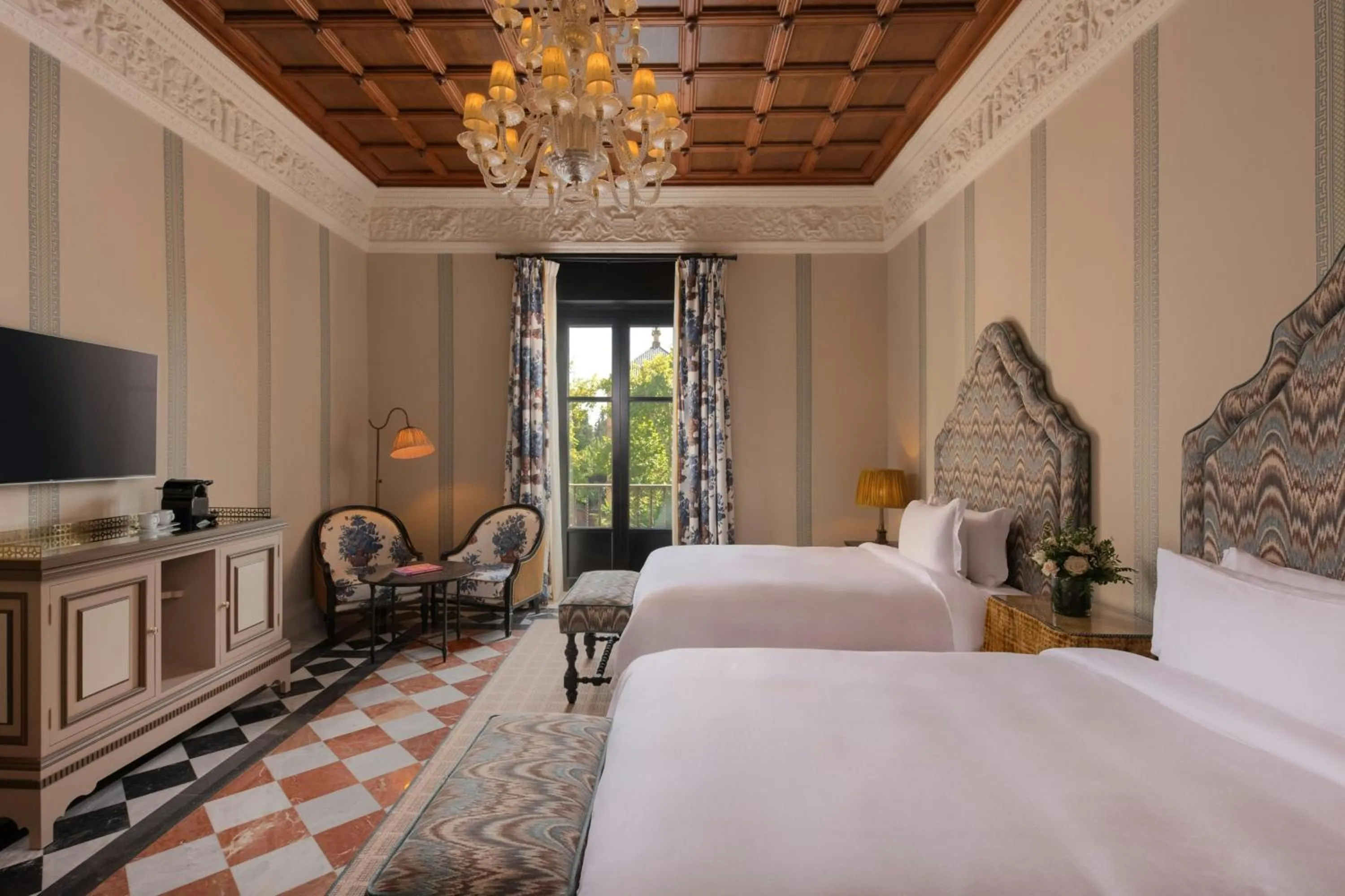 Photo of the whole room, Bed in Hotel Alfonso XIII, a Luxury Collection Hotel, Seville