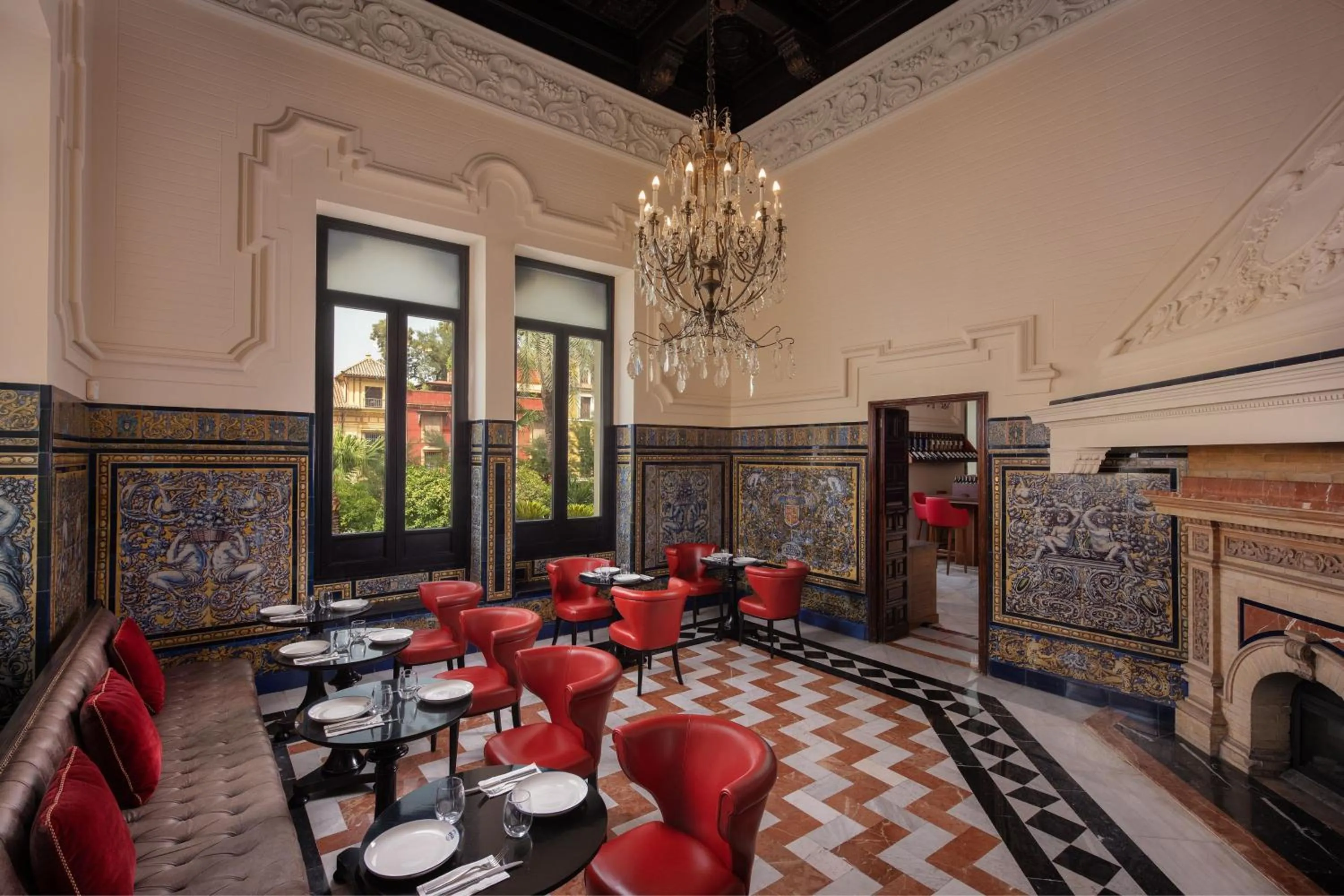 Restaurant/places to eat in Hotel Alfonso XIII, a Luxury Collection Hotel, Seville