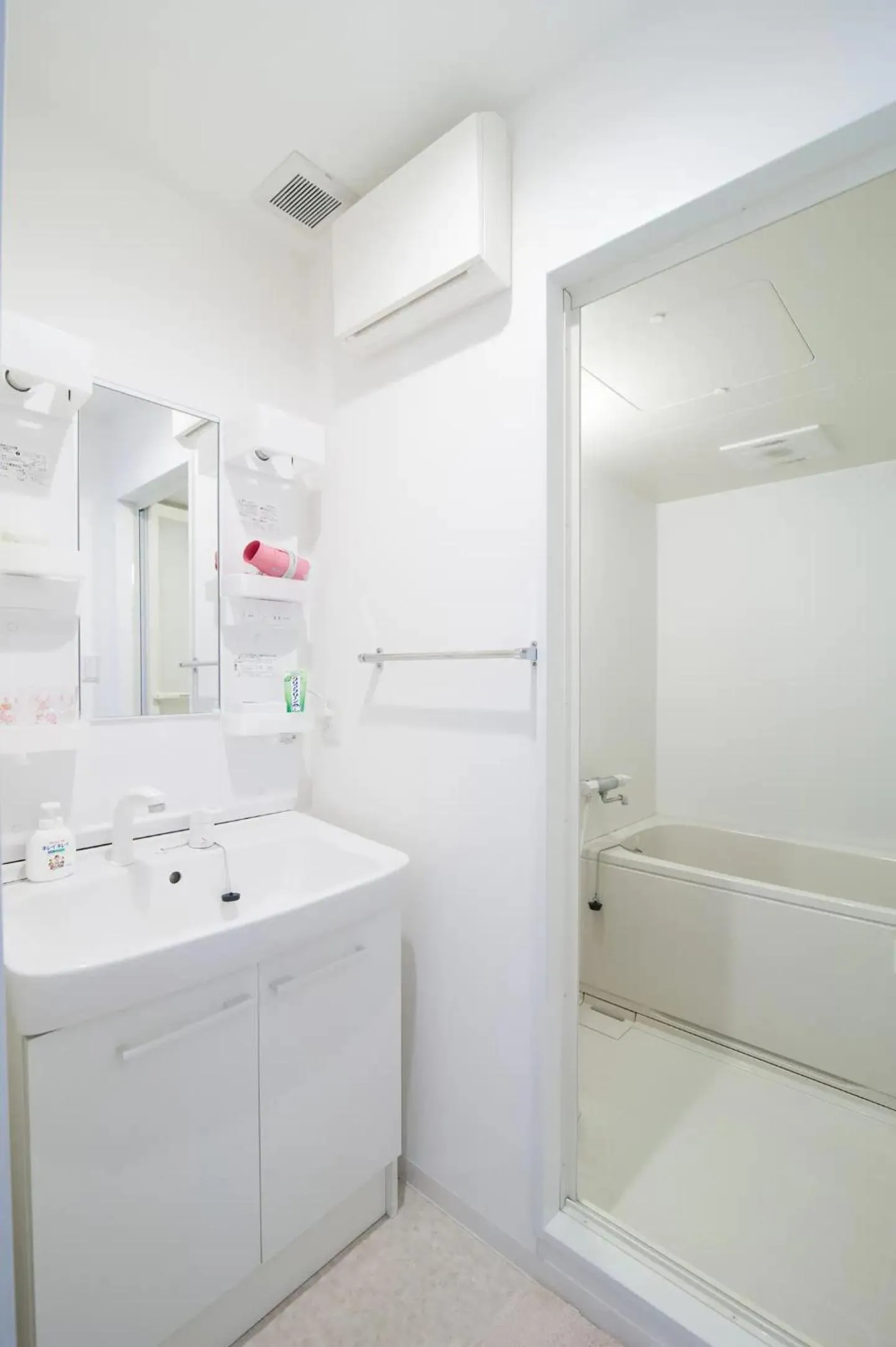 Bathroom in HIRO BUILDING Apartment Stay