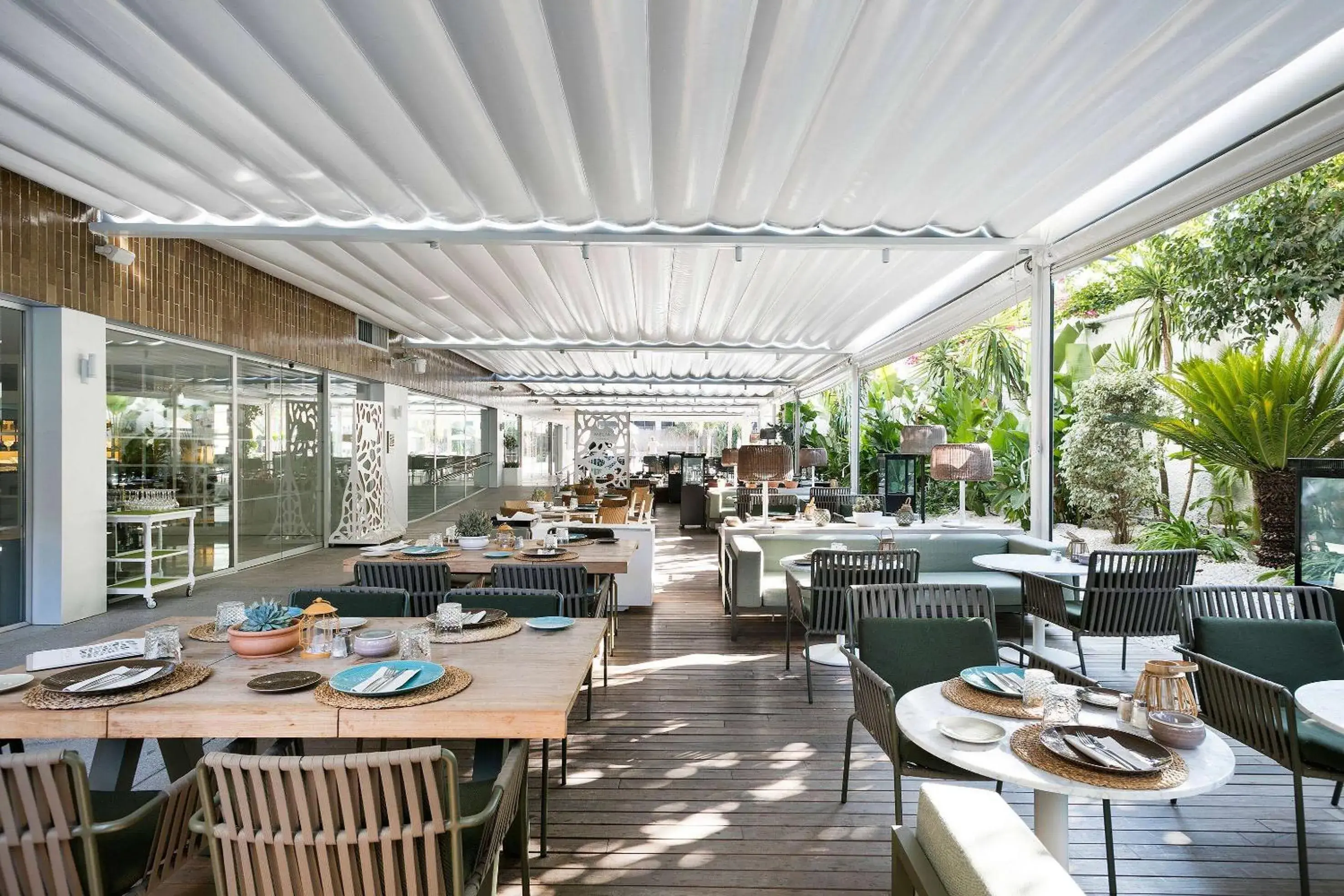 Restaurant/places to eat in Melia Lebreros Restaurant/places to eat in Melia Lebreros