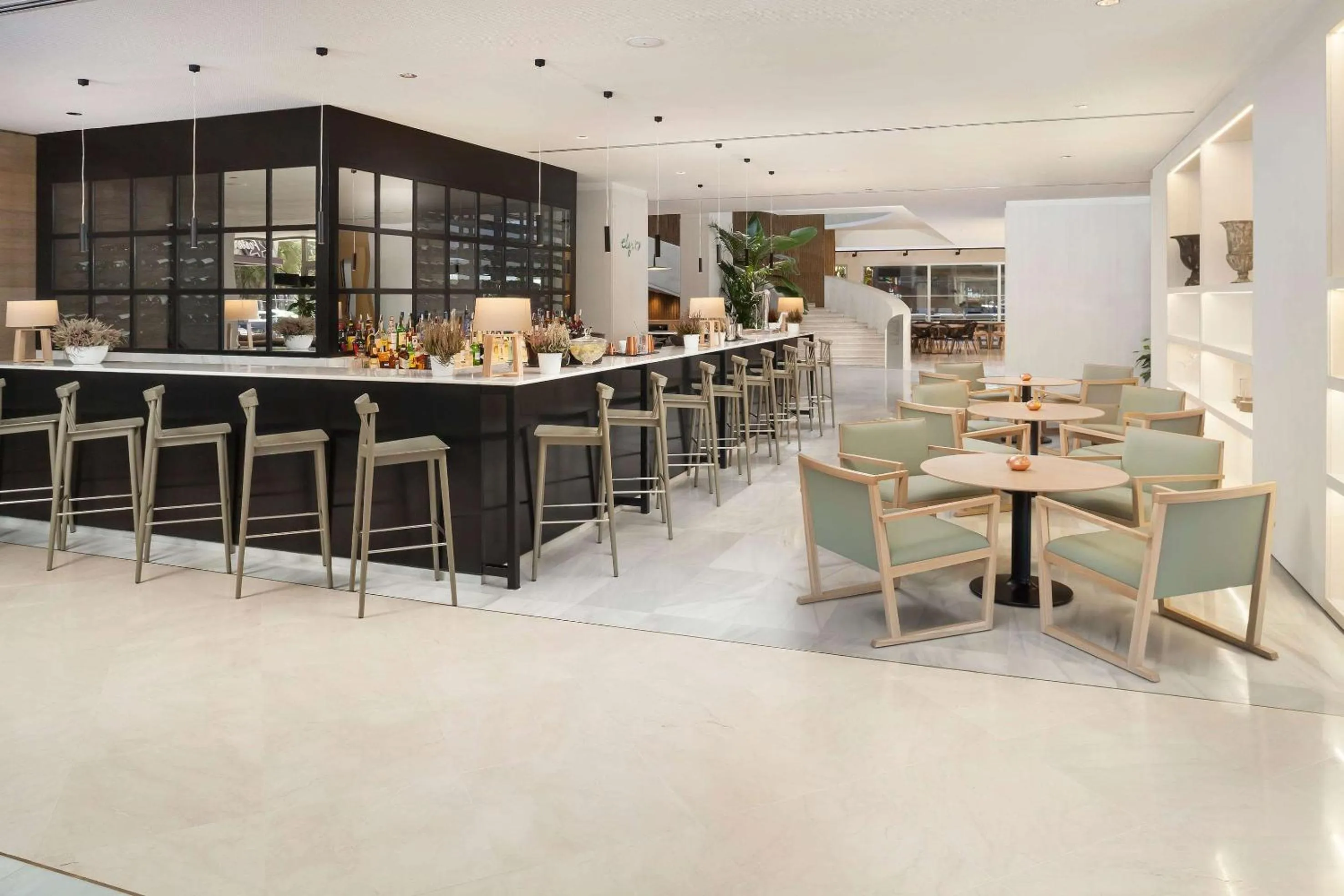 Restaurant/places to eat in Melia Lebreros