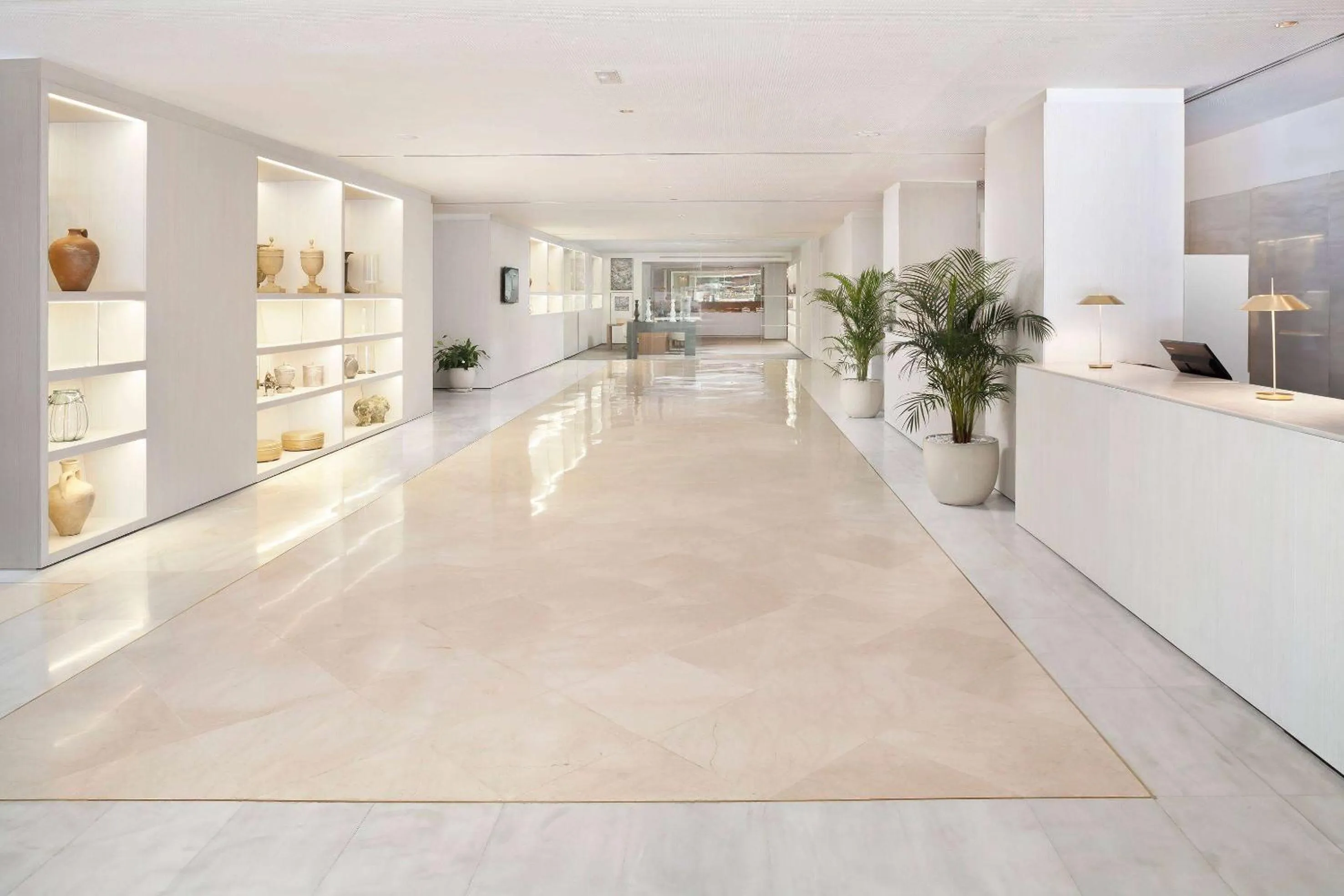 Business facilities in Melia Lebreros